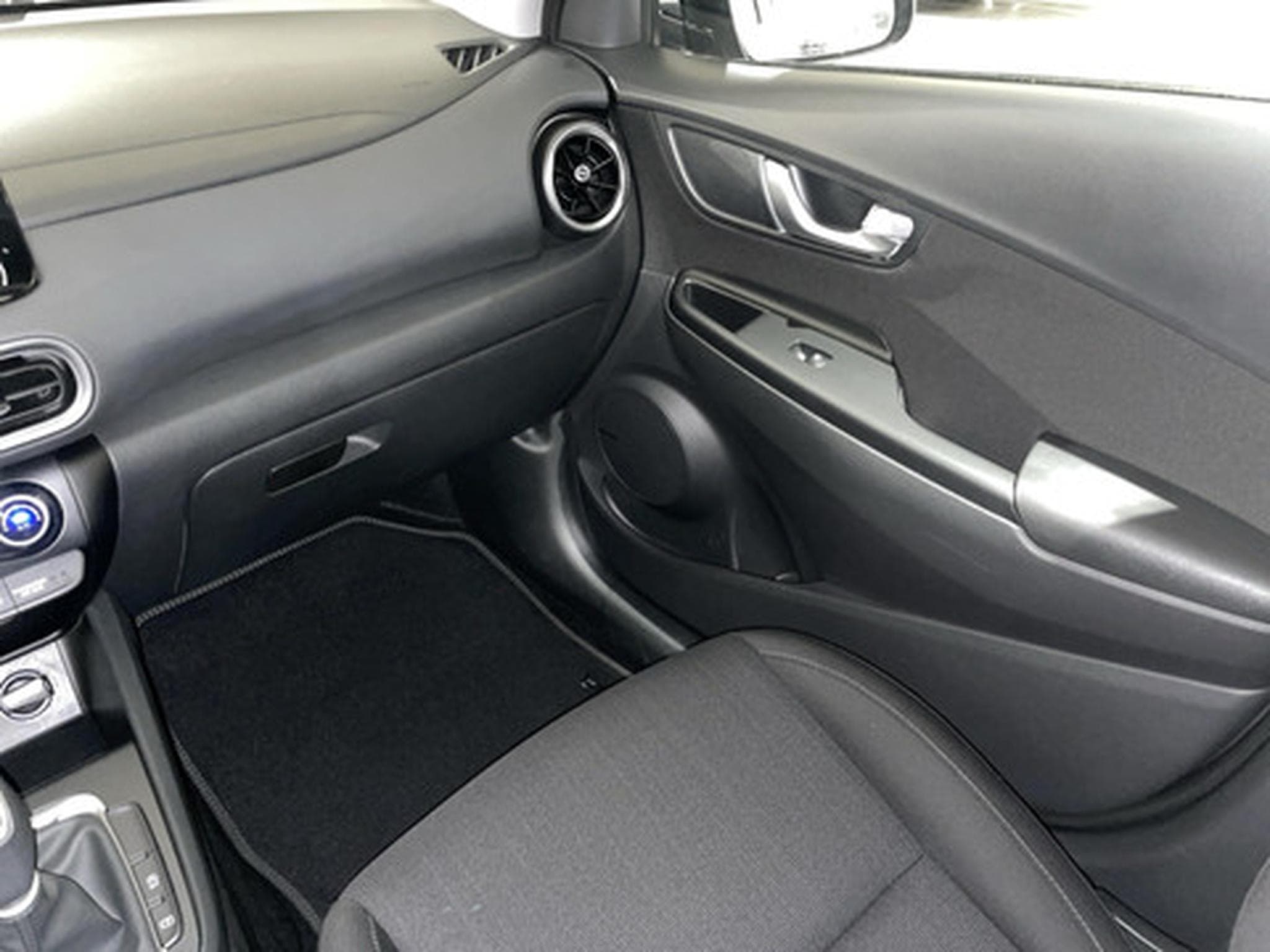 Hyundai Kona 1.0 T-GDI Techno 48V (2023) - Photo 9