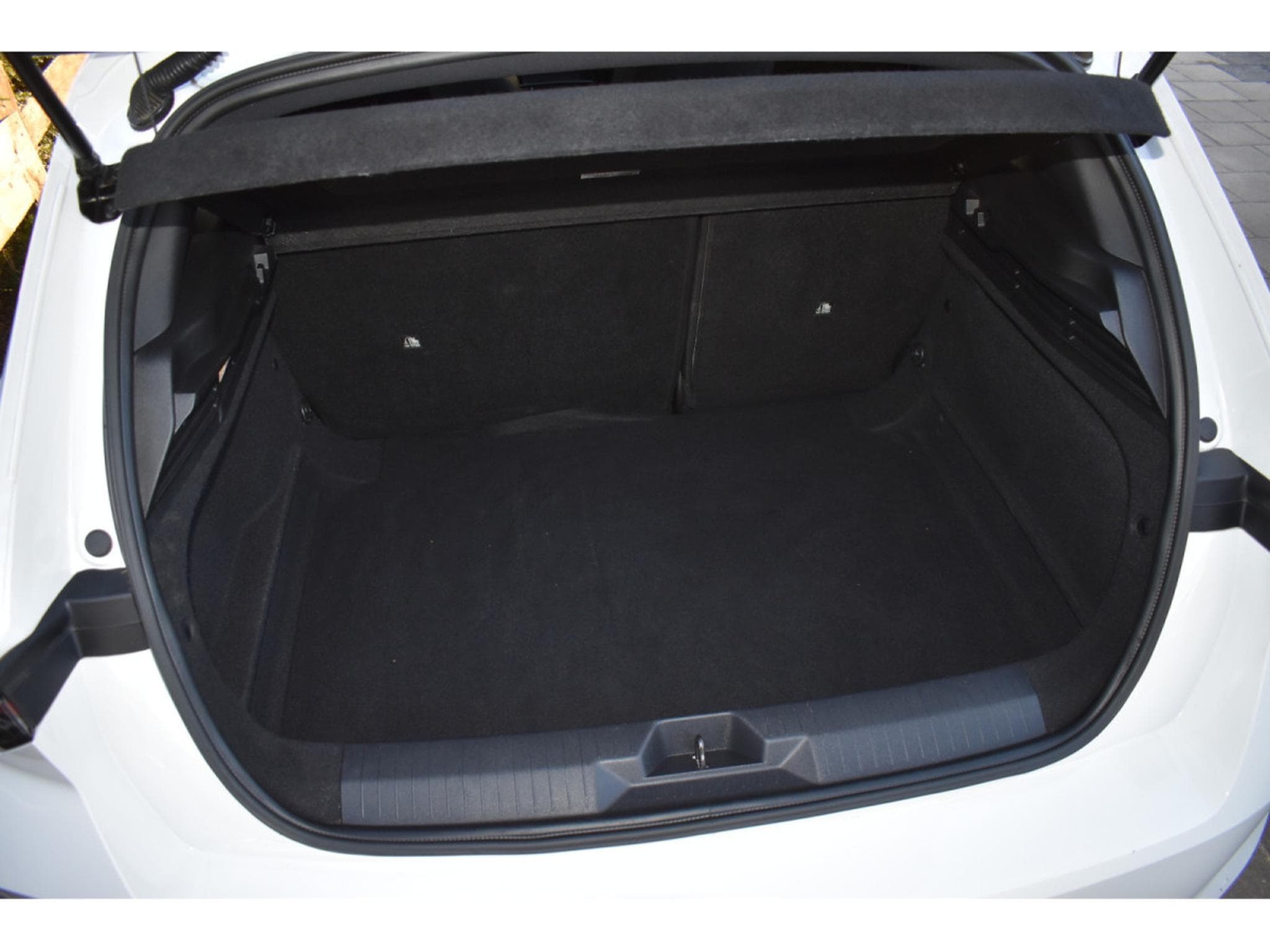 Opel Astra 1,2 Turbo 130 S/Edition Automatic (2025) - Photo 18