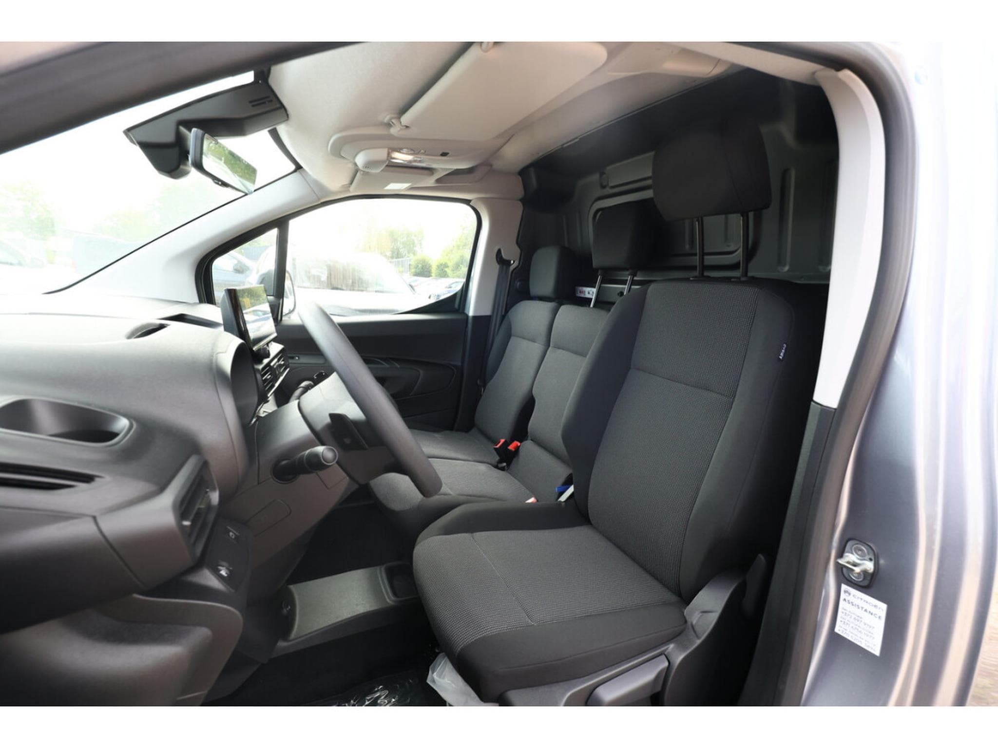 Citroën Berlingo 1.5 BlueHDI 130 EAT8 L2H1 (2026) - Foto 6