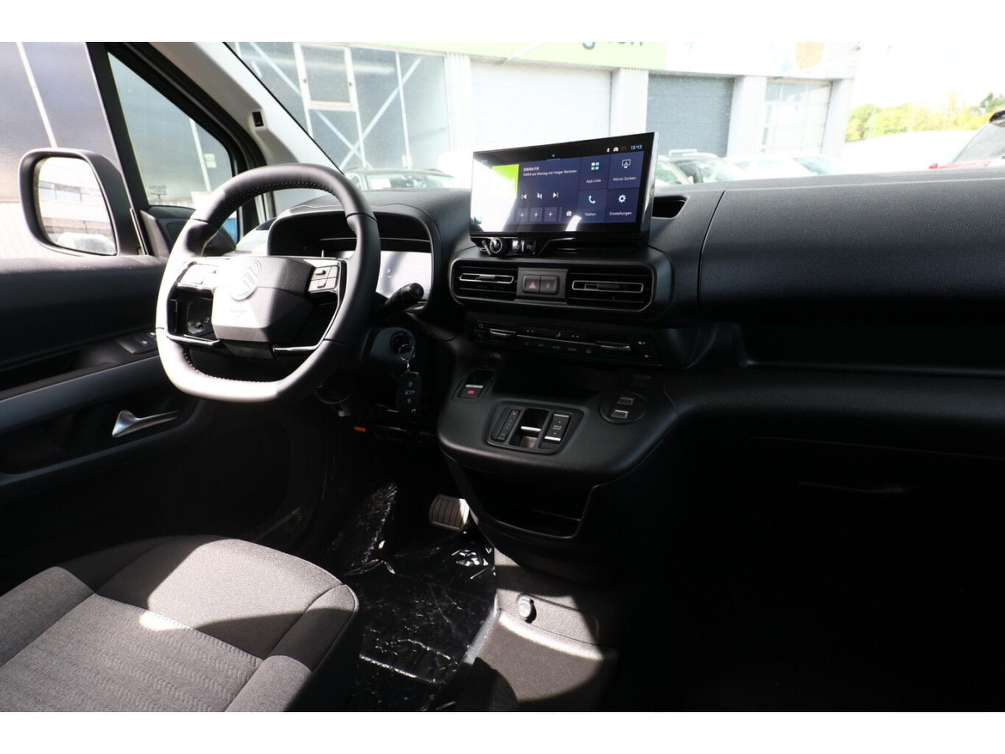 Citroën Berlingo 1.5 BlueHDi 130 EAT8 MAX (2026) - Foto 9