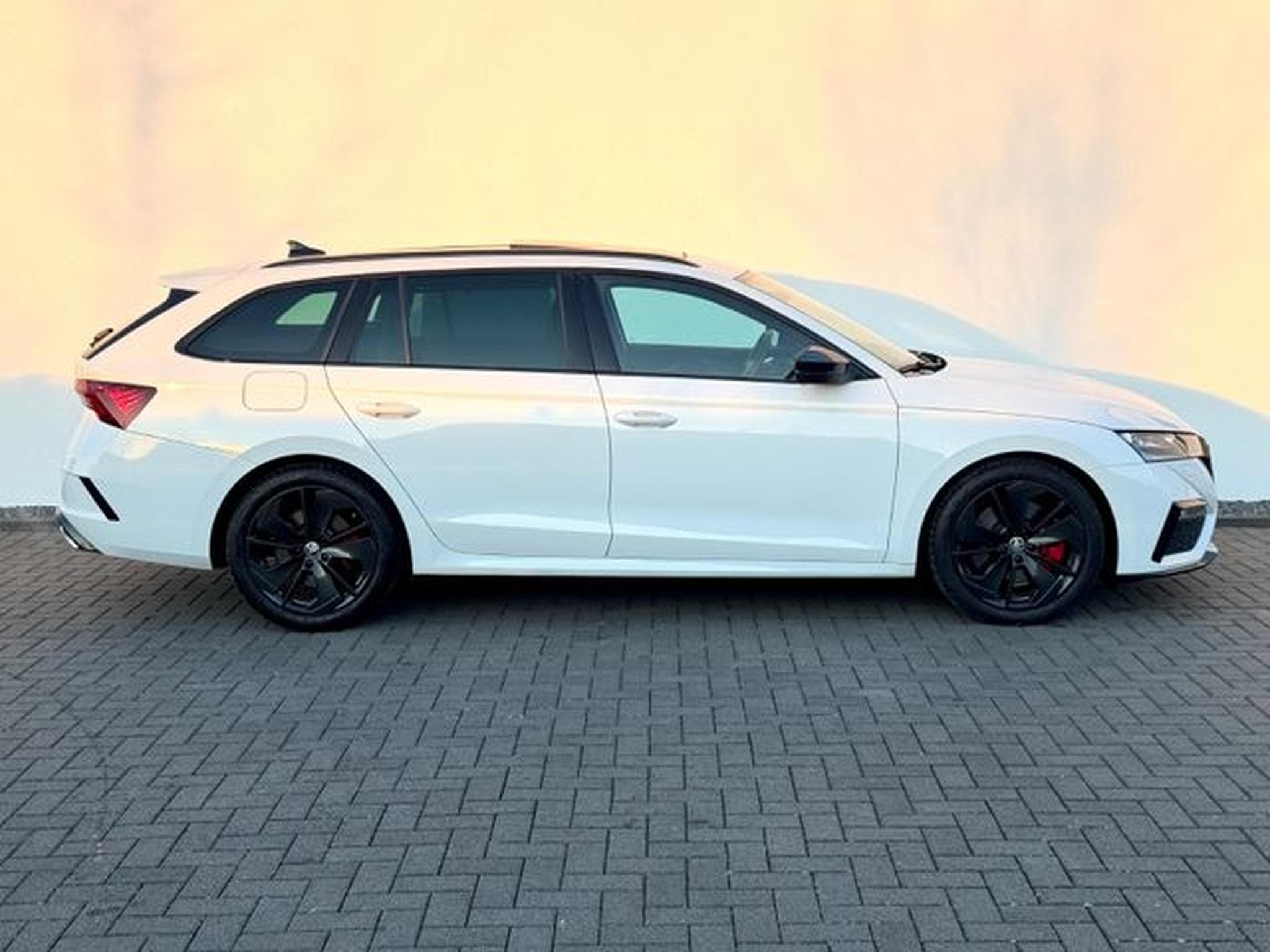 Skoda Octavia Octavia Combi RS 2.0 TSI DSG /MASSAGE/PANO/HUD/ (2020) - Foto 4