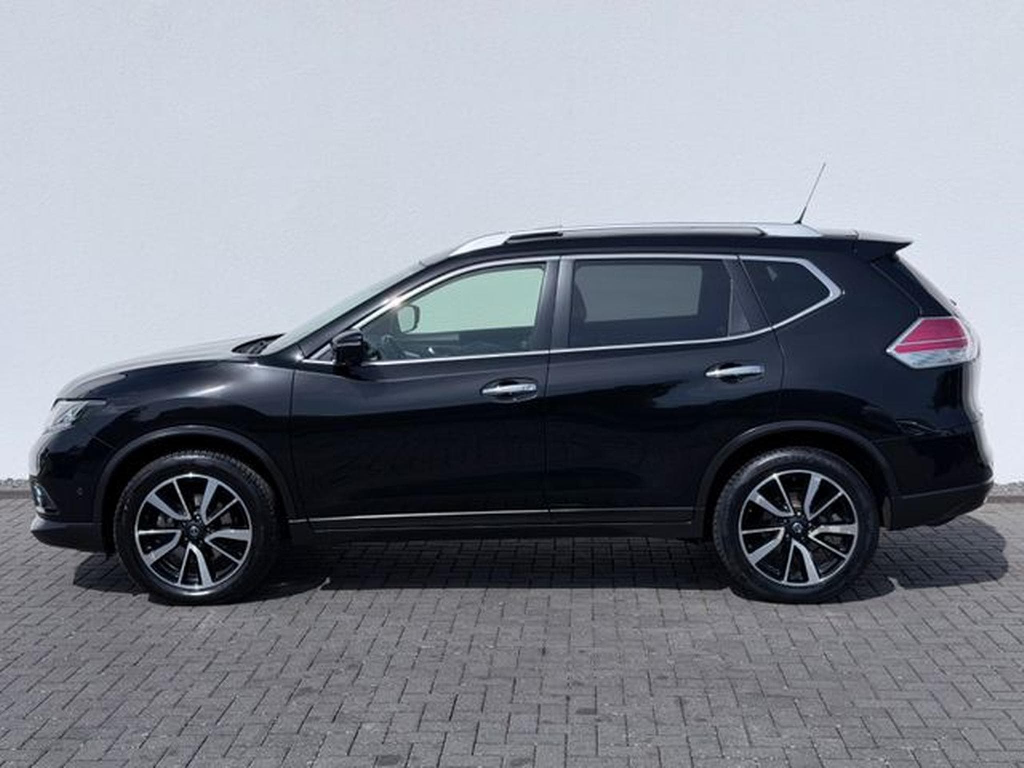 Nissan X-Trail X-Trail 2.0 dCi Automatik /NAVI/LED/360°CAM/ (2017) - Foto 8