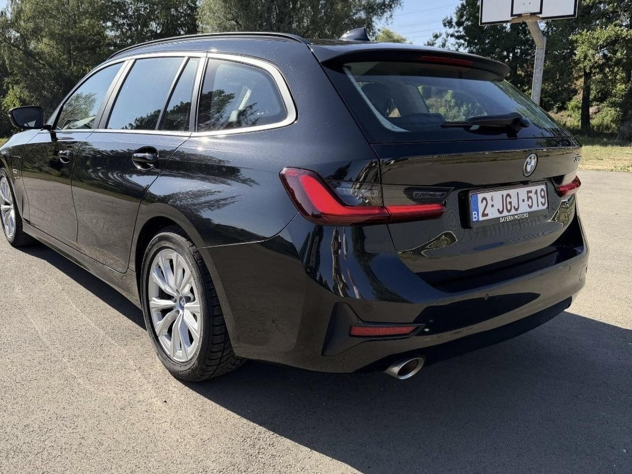 BMW 320 (2022) - Photo 2