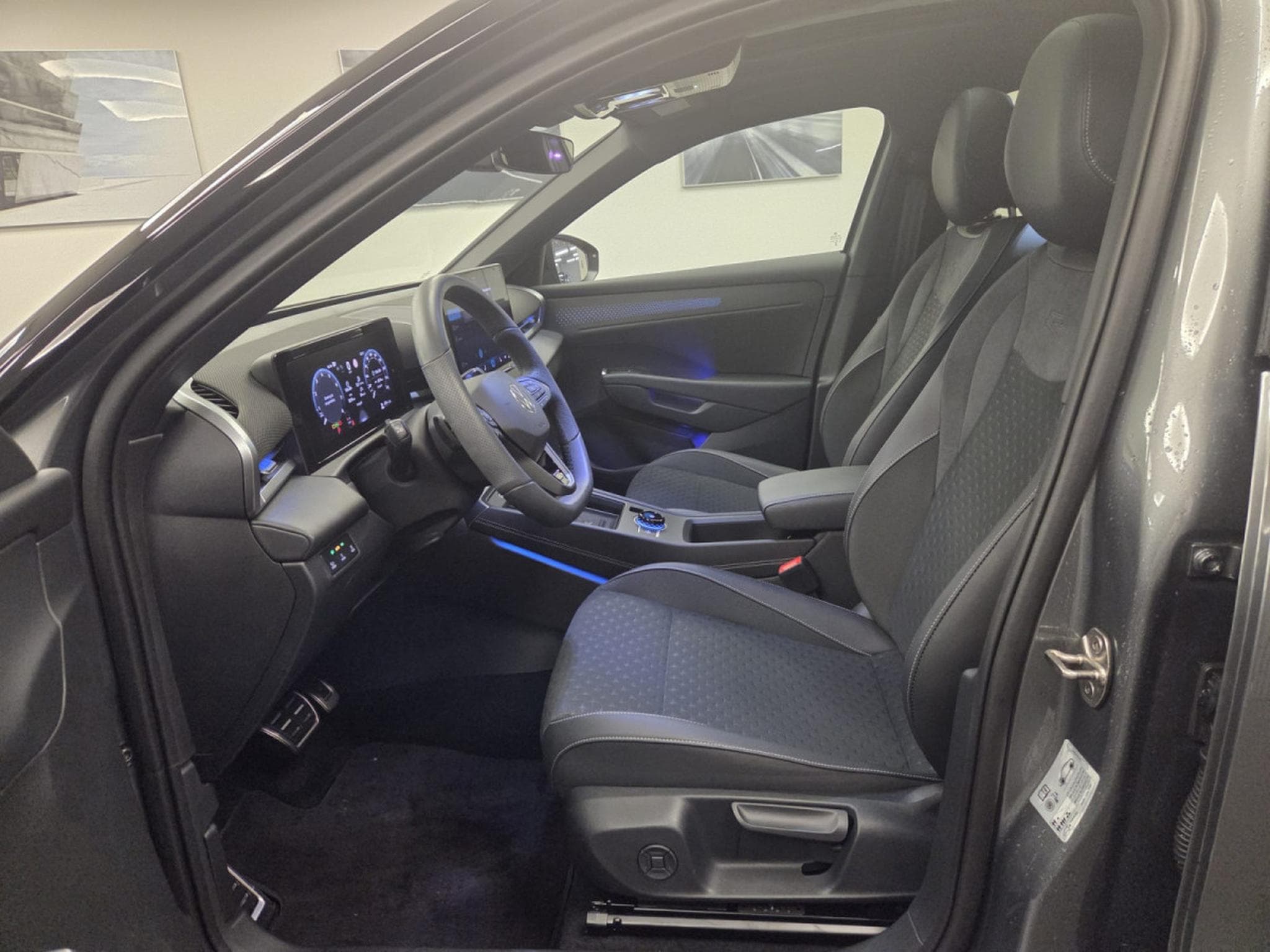 VW T-Roc TSI R-Line 150 CV / 110 KW  DSG (2026) - Photo 3