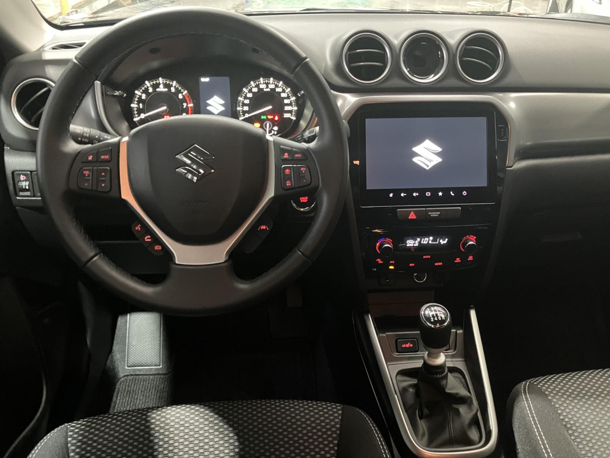 Suzuki Vitara 1.4 GL+ 2WD (2025) - Foto 10