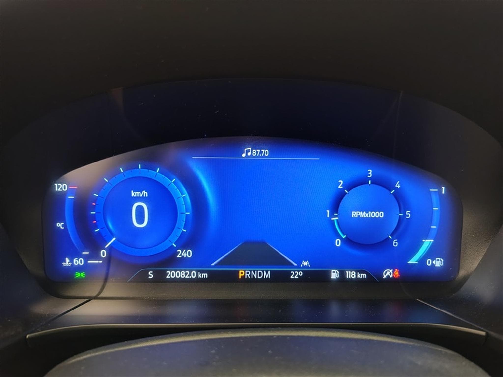 Ford Kuga 2.0 TDCi 120cv PowerShift ST-Line NAVI / FULL LED / CAMERA (2024) - Photo 10