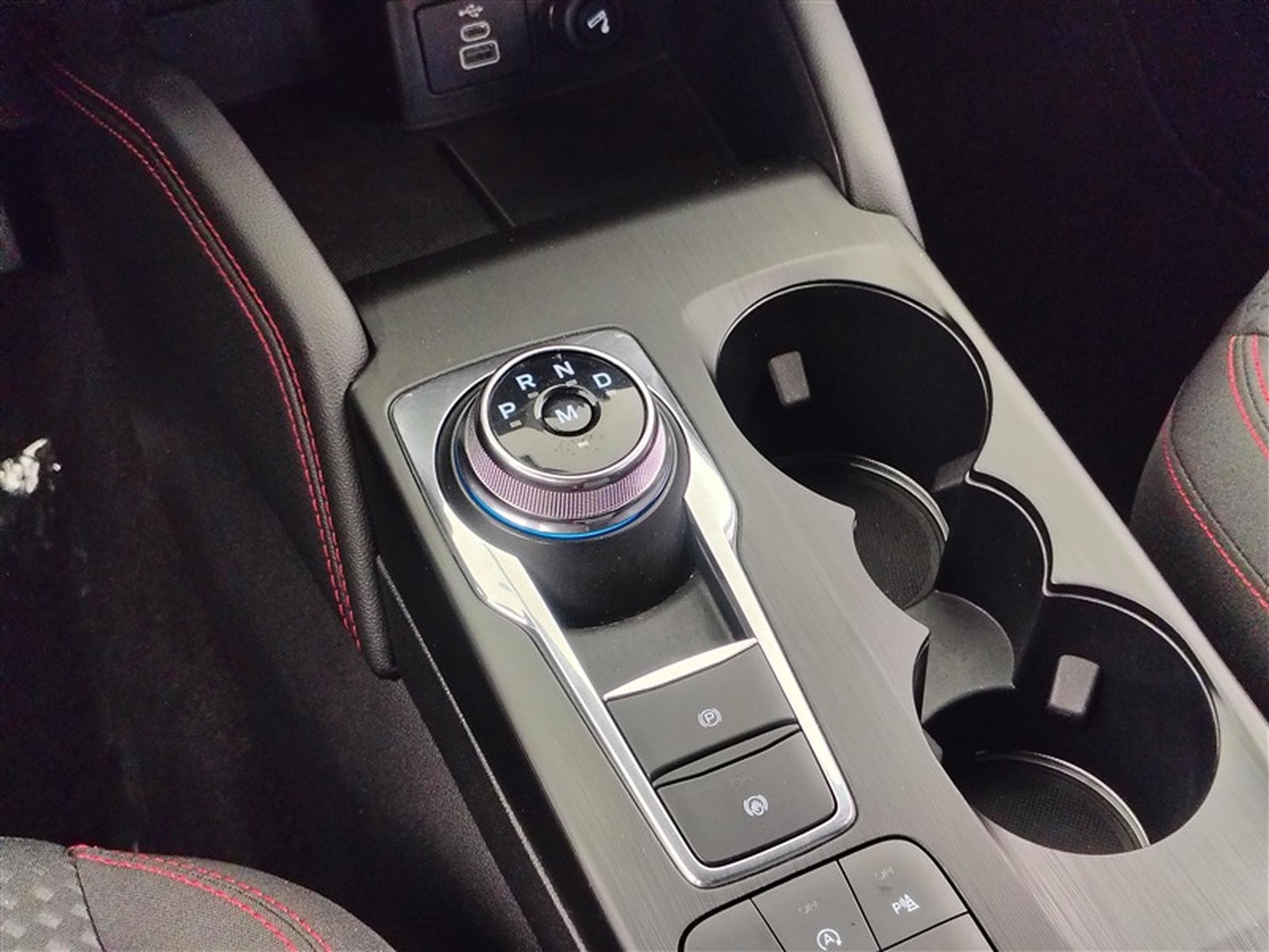 Ford Kuga 2.0 TDCi 120cv PowerShift ST-Line NAVI / FULL LED / CAMERA (2024) - Photo 12