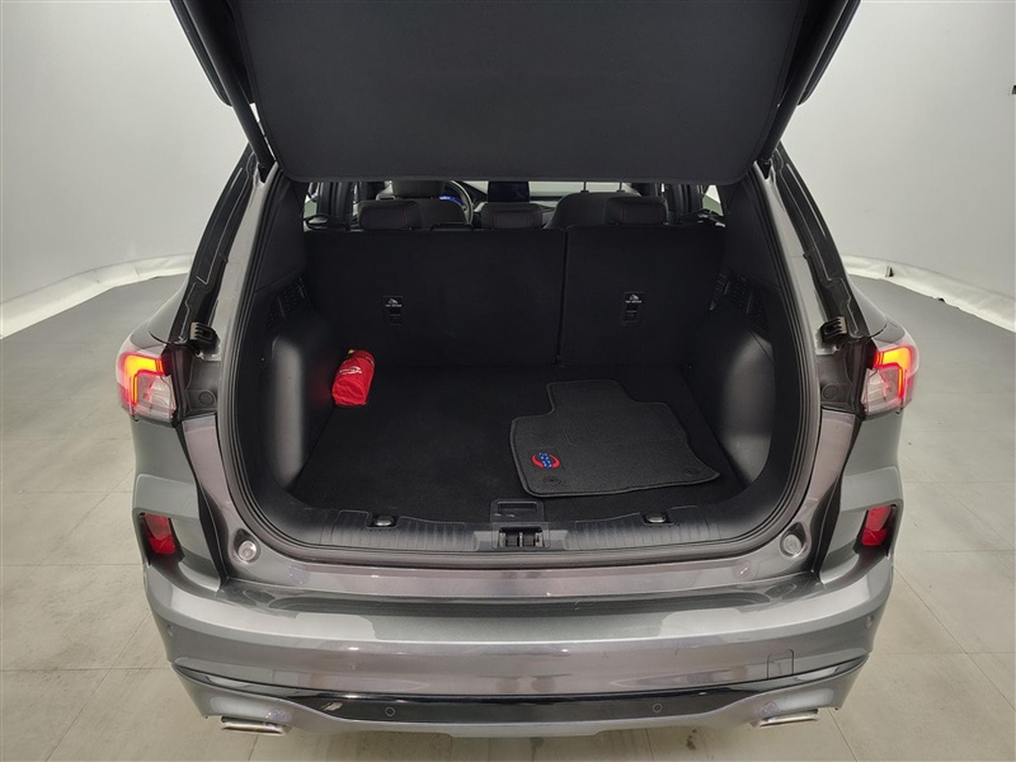 Ford Kuga 2.0 TDCi 120cv PowerShift ST-Line NAVI / FULL LED / CAMERA (2024) - Photo 14