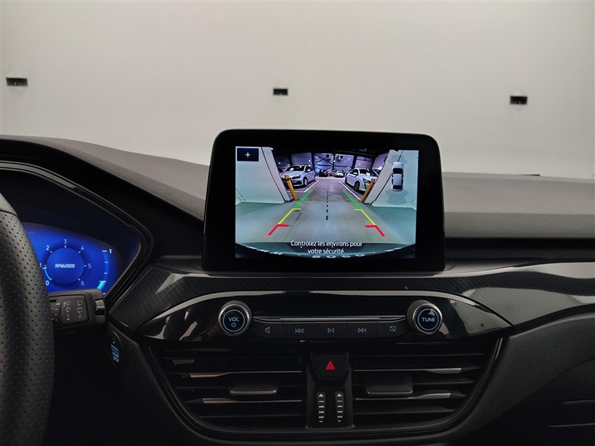 Ford Kuga 2.0 TDCi 120cv PowerShift ST-Line NAVI / FULL LED / CAMERA (2024) - Photo 17