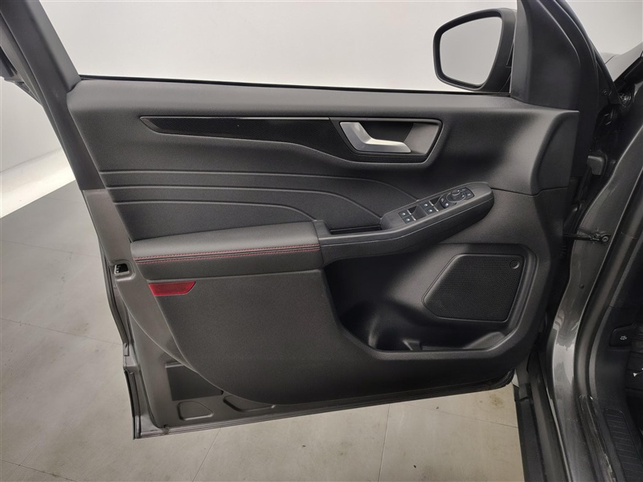 Ford Kuga 2.0 TDCi 120cv PowerShift ST-Line NAVI / FULL LED / CAMERA (2024) - Photo 16