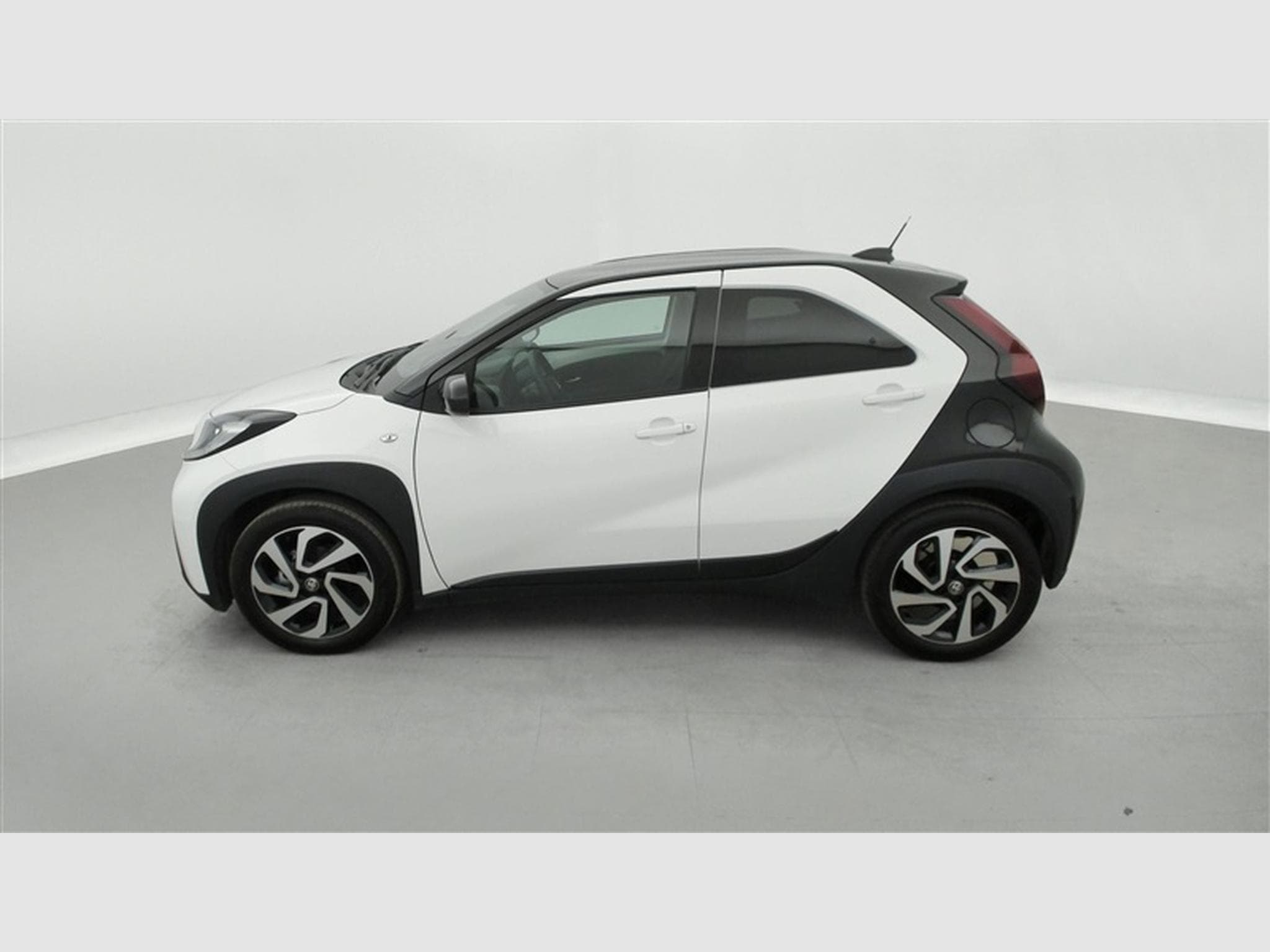 Toyota Aygo 1.0i VVT-i X pulse (2025) - Photo 3