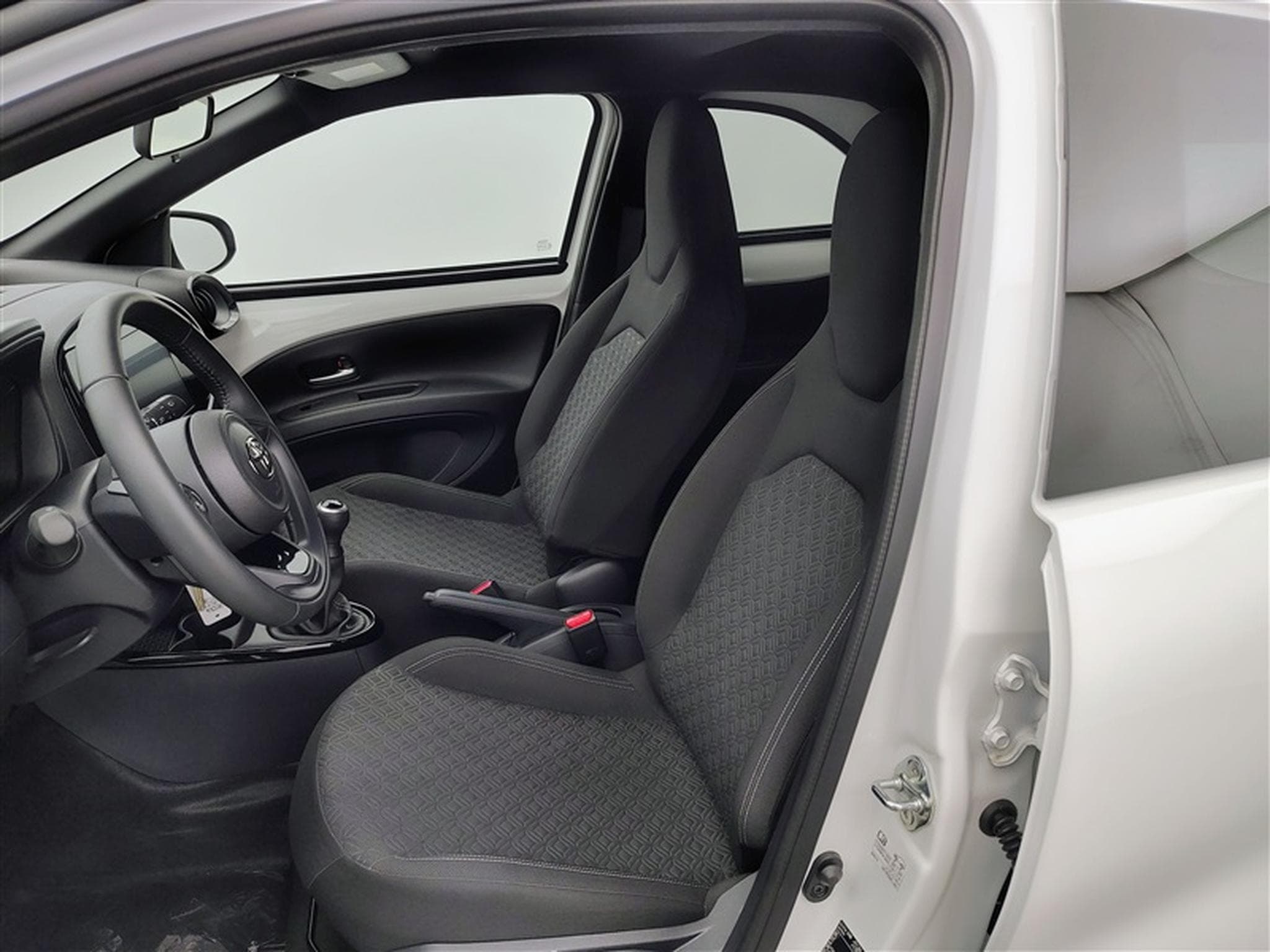 Toyota Aygo 1.0i VVT-i X pulse (2025) - Photo 7