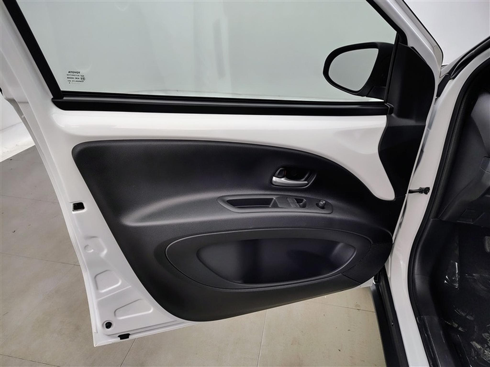 Toyota Aygo 1.0i VVT-i X pulse (2025) - Photo 17