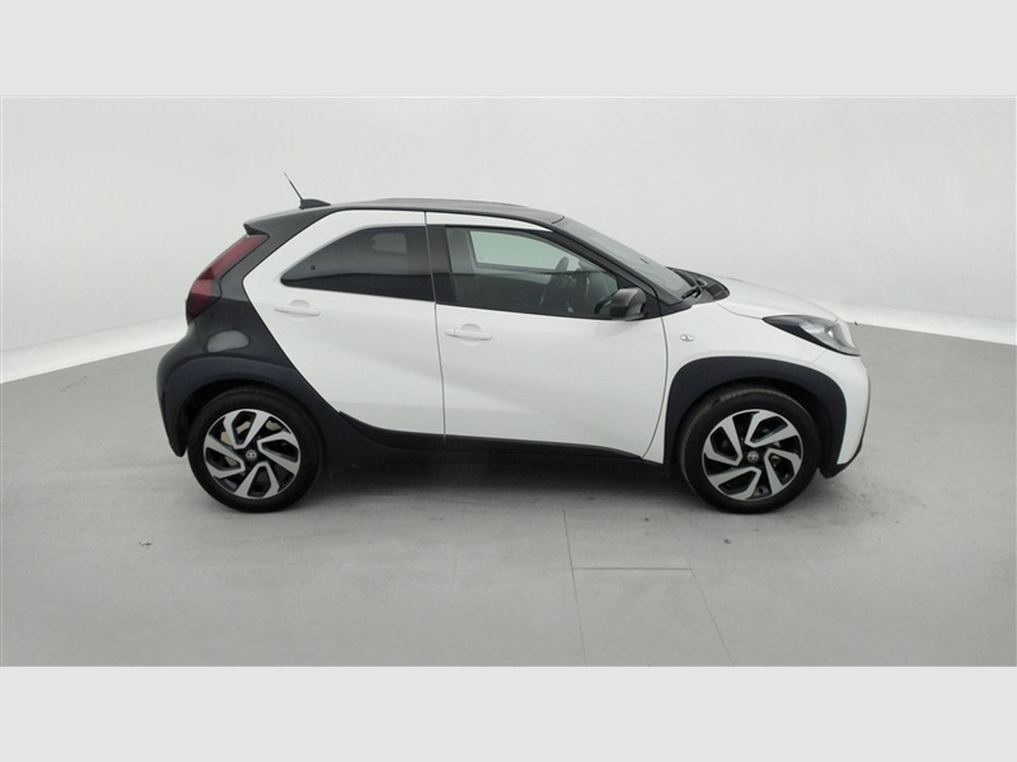 Toyota Aygo 1.0i VVT-i X pulse (2025) - Photo 24