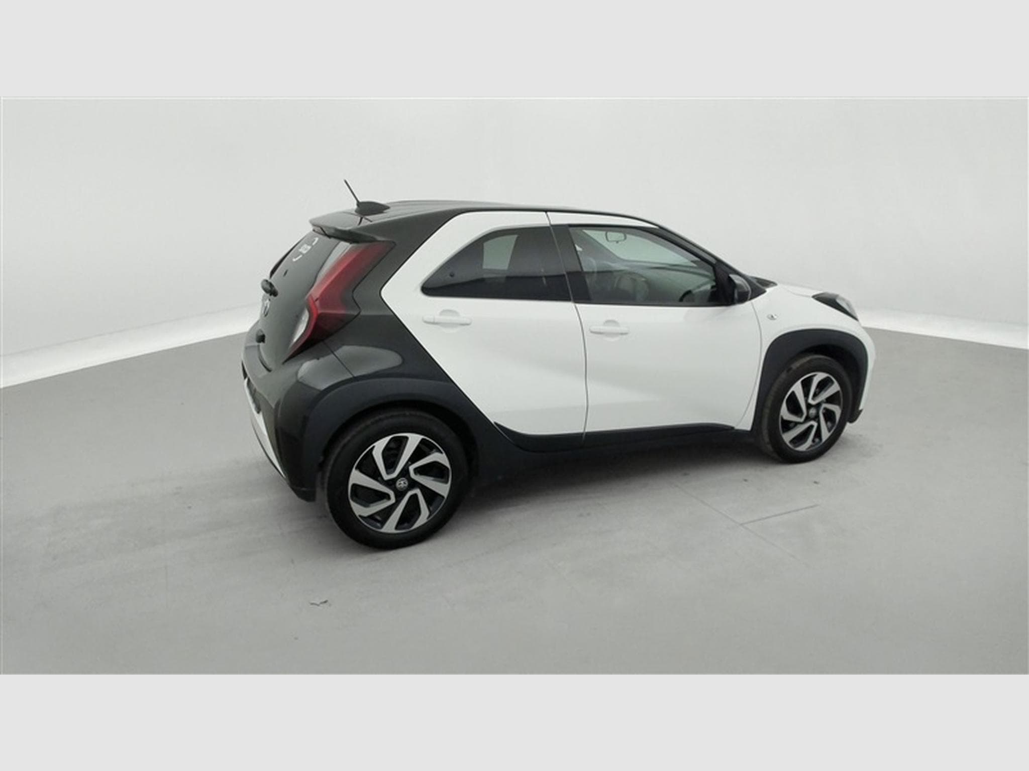 Toyota Aygo 1.0i VVT-i X pulse (2025) - Photo 25