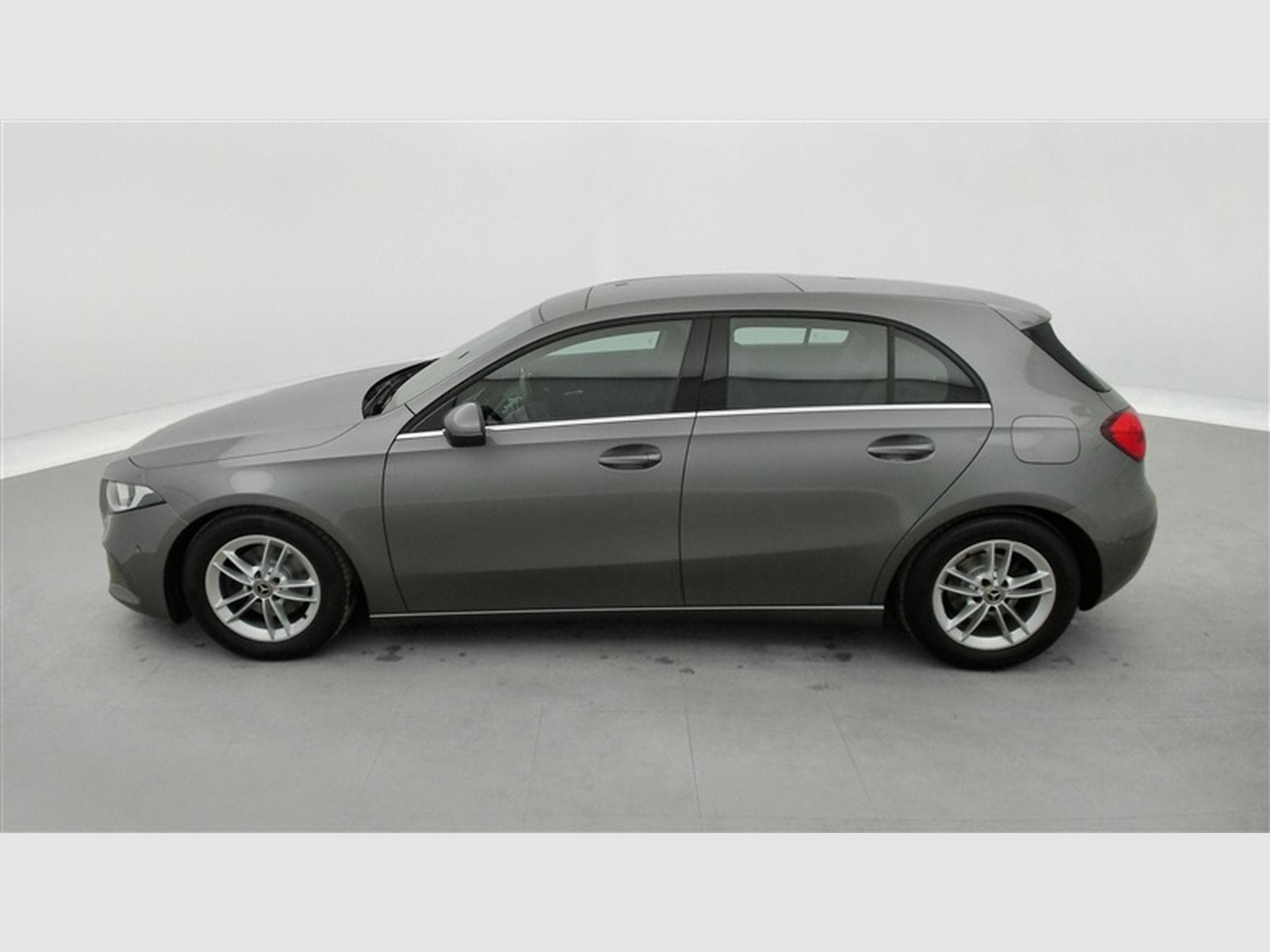 Mercedes A 160 Business Solution/Pdc avt +arr/Caméra/toit ouvrant (2020) - Photo 3