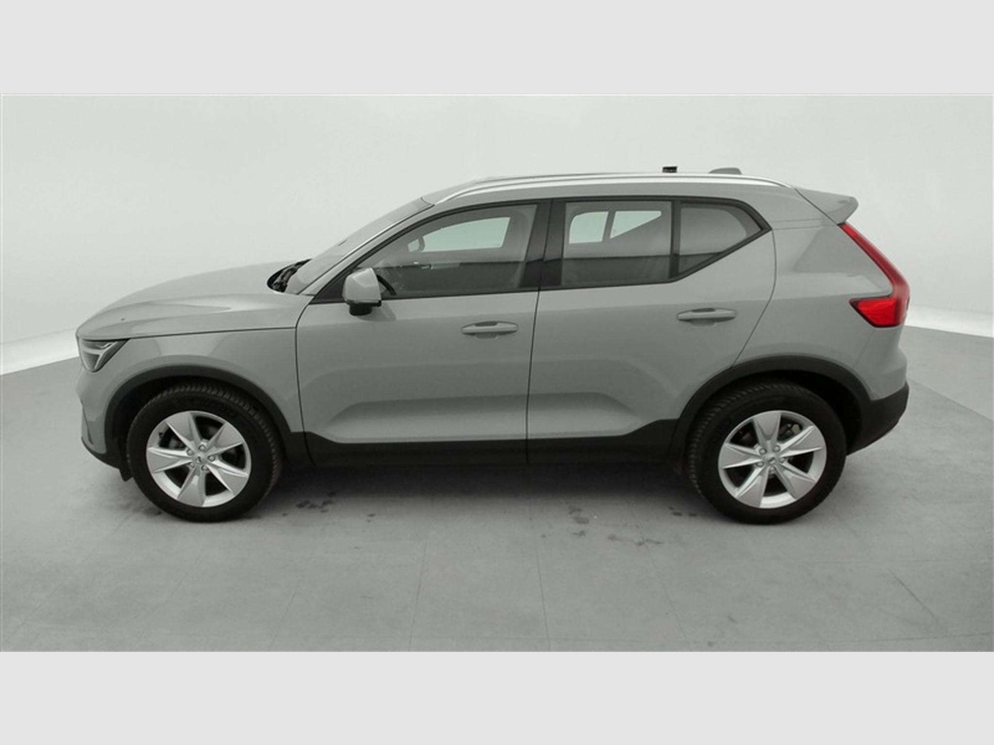 Volvo XC40 1.5 T2 Core Geartronic NAVI/FULL LED/JA17/PDC (2024) - Photo 3
