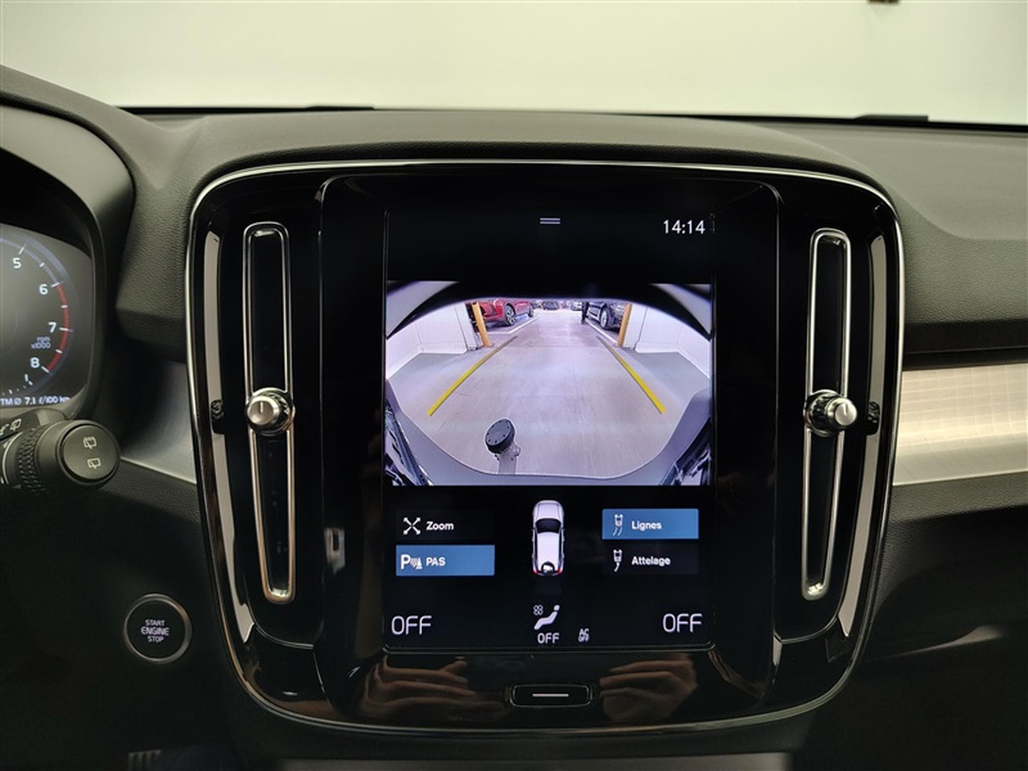 Volvo XC40 1.5 T2 Core Geartronic NAVI/FULL LED/JA17/PDC (2024) - Photo 18
