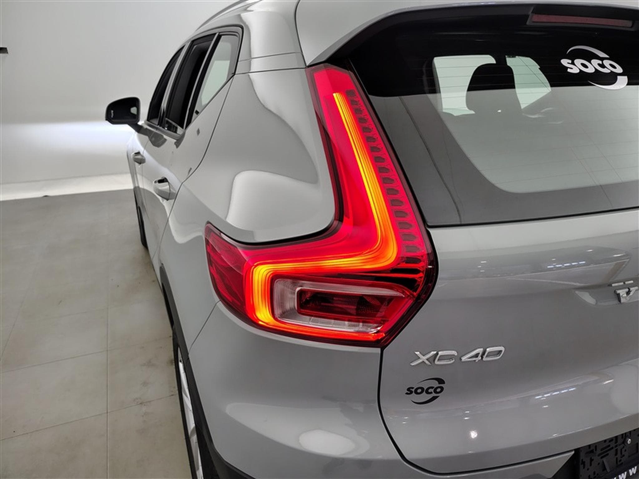 Volvo XC40 1.5 T2 Core Geartronic NAVI/FULL LED/JA17/PDC (2024) - Photo 16