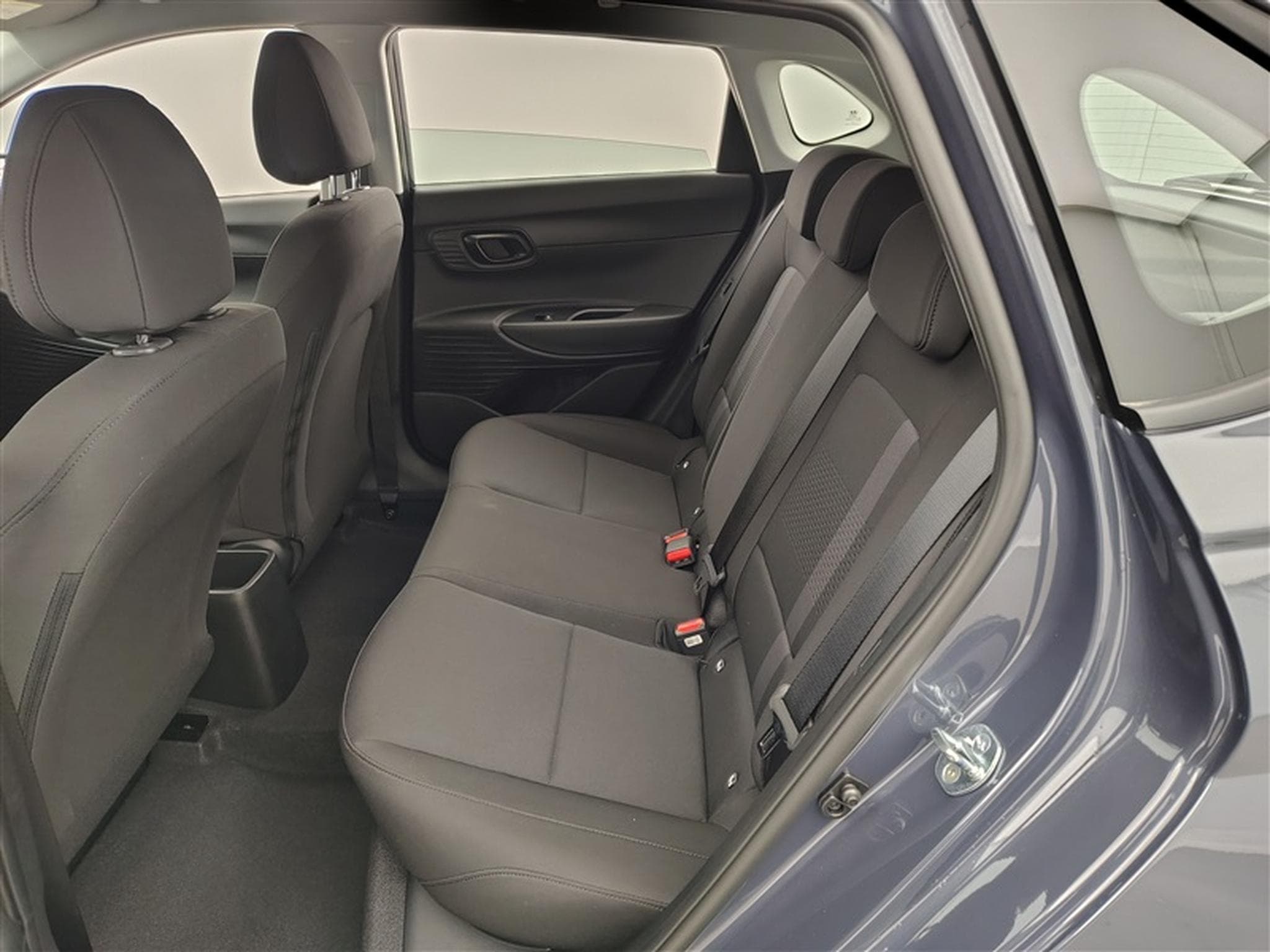Hyundai i20 1.0 T-GDi 90Cv DCT ConnectLine NAVI / CARPLAY / CAMERA (2026) - Photo 13