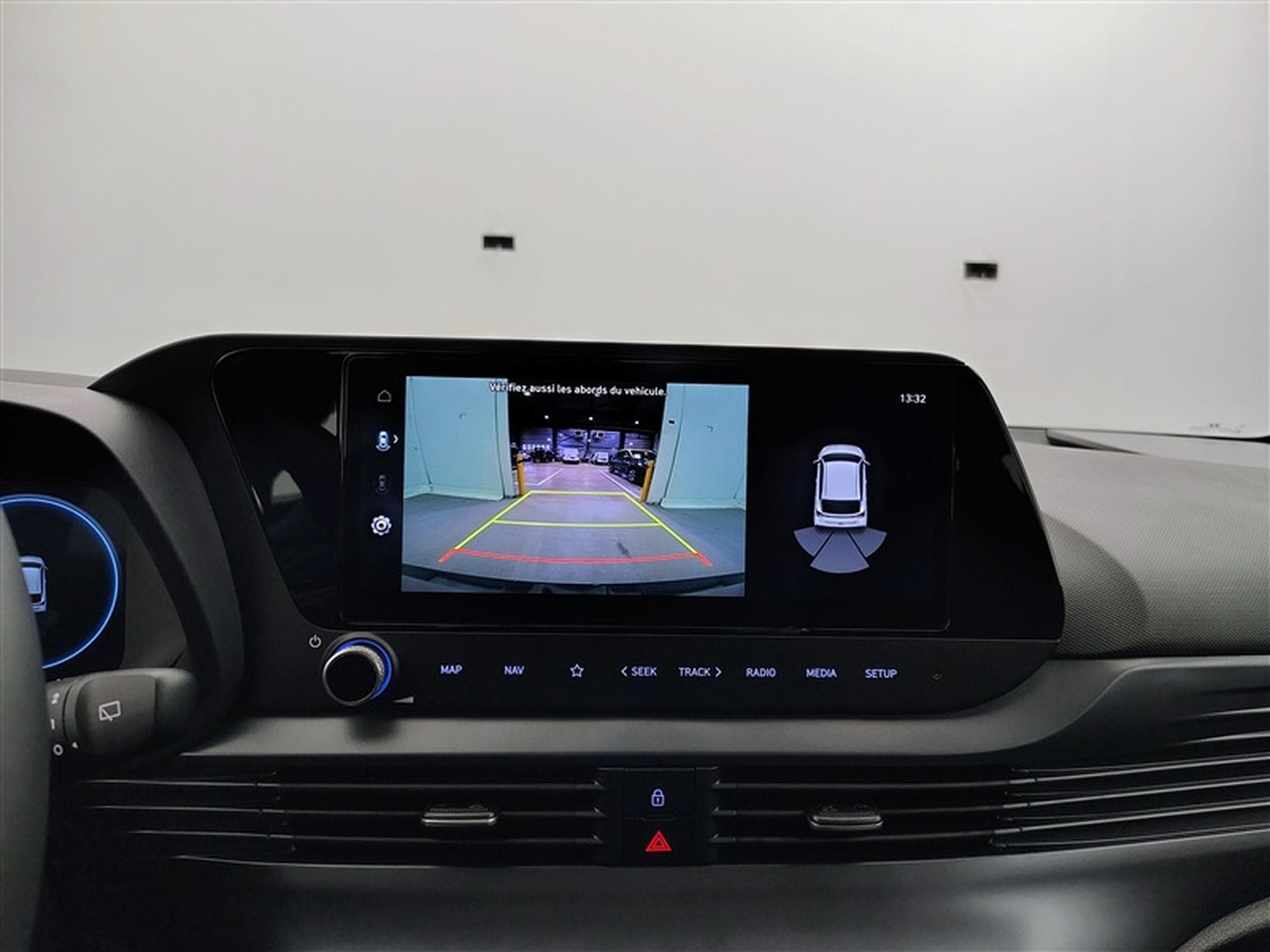 Hyundai i20 1.0 T-GDi 90Cv DCT ConnectLine NAVI / CARPLAY / CAMERA (2026) - Photo 17