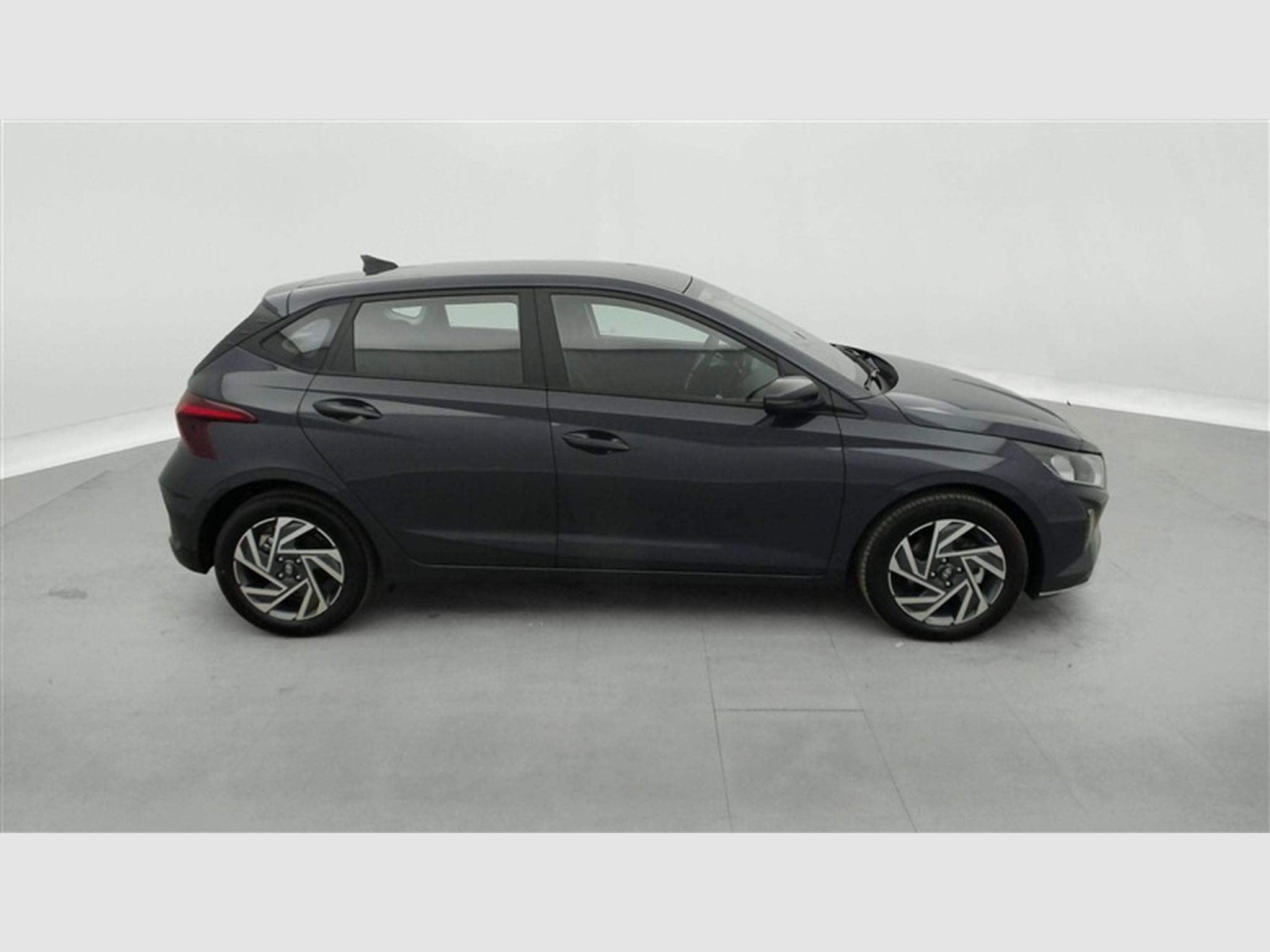 Hyundai i20 1.0 T-GDi 90Cv DCT ConnectLine NAVI / CARPLAY / CAMERA (2026) - Photo 23
