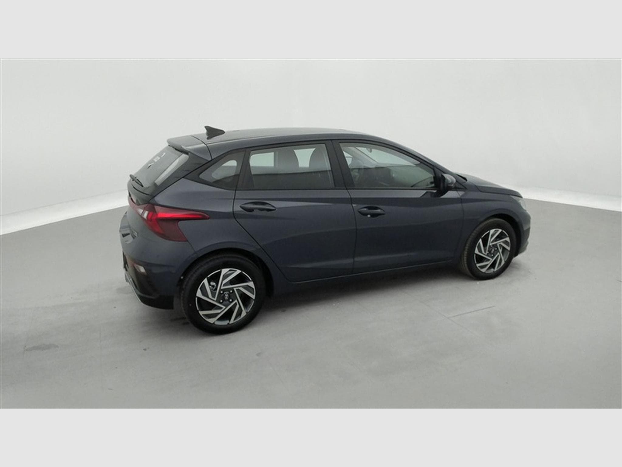 Hyundai i20 1.0 T-GDi 90Cv DCT ConnectLine NAVI / CARPLAY / CAMERA (2026) - Photo 24