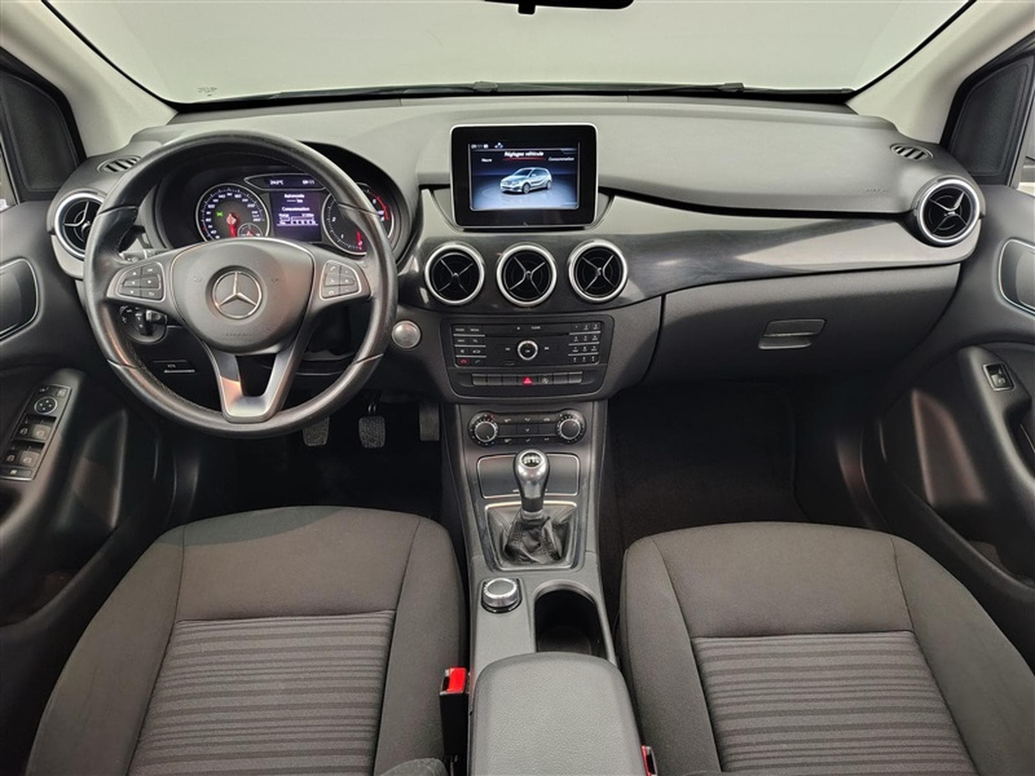 Mercedes B 180 B 180 d NAVI / FULL LED / CUIR (2018) - Photo 8
