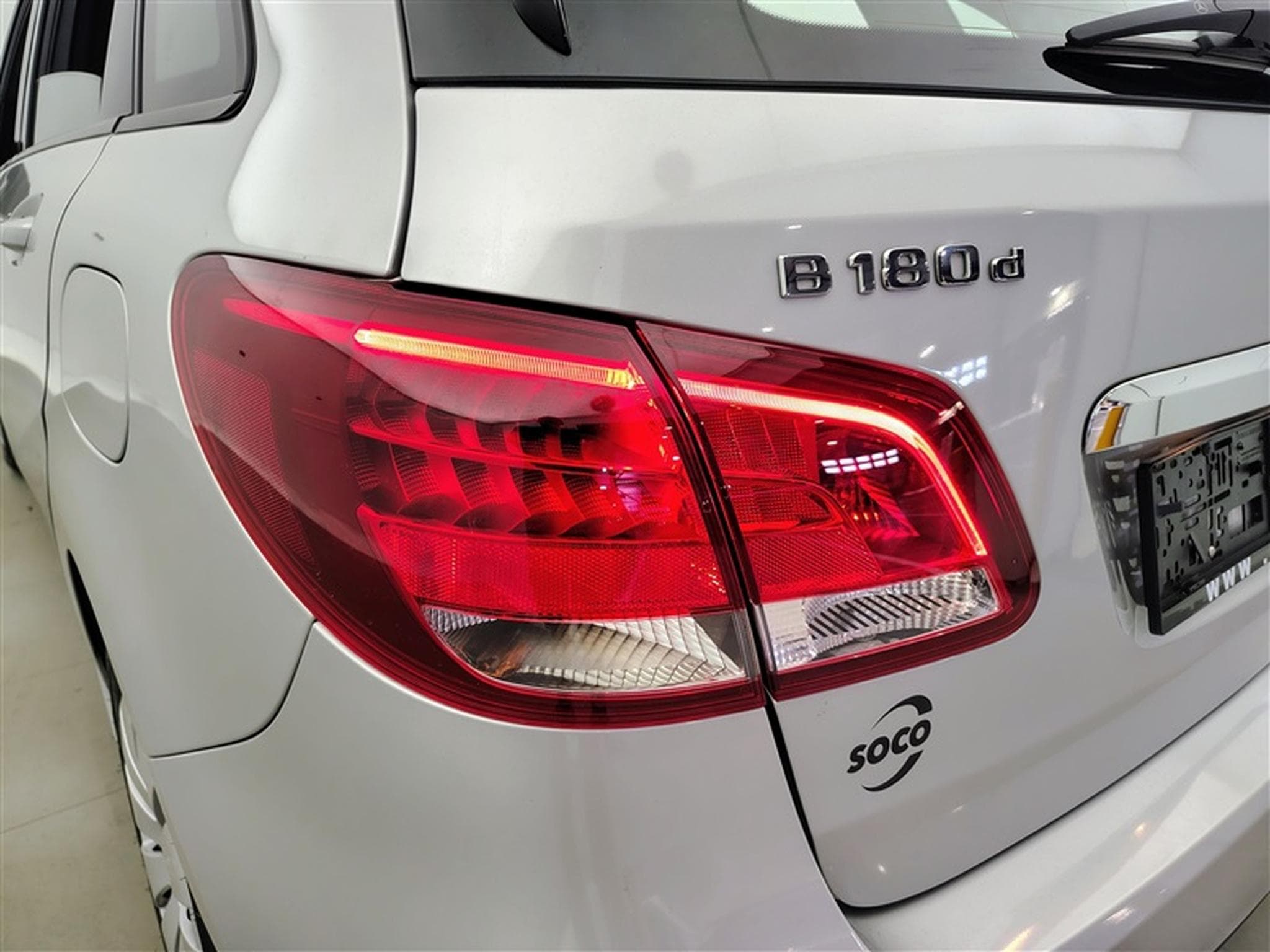 Mercedes B 180 B 180 d NAVI / FULL LED / CUIR (2018) - Photo 16