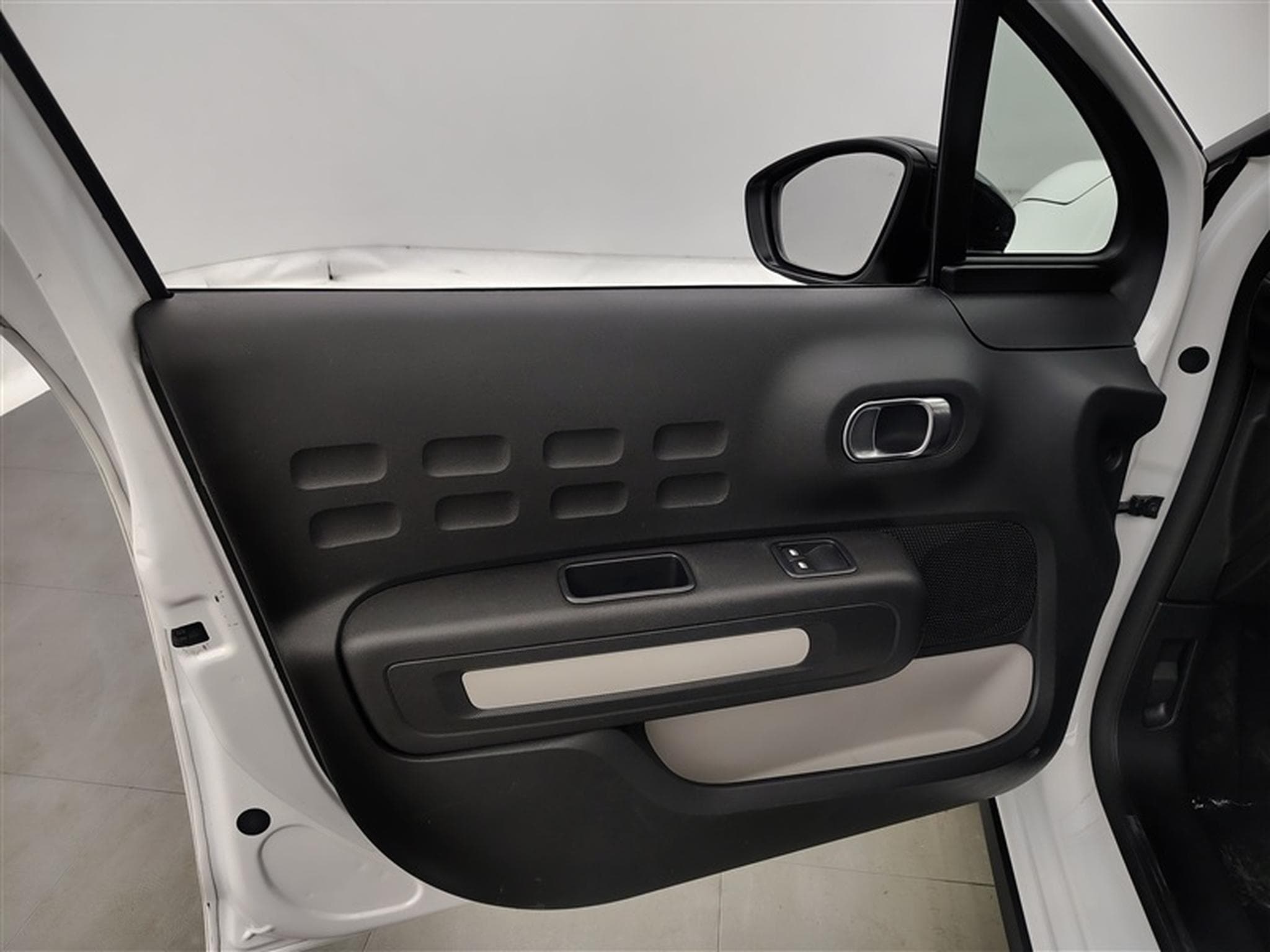 Citroen C3 1.2i PureTech Feel (2022) - Photo 16