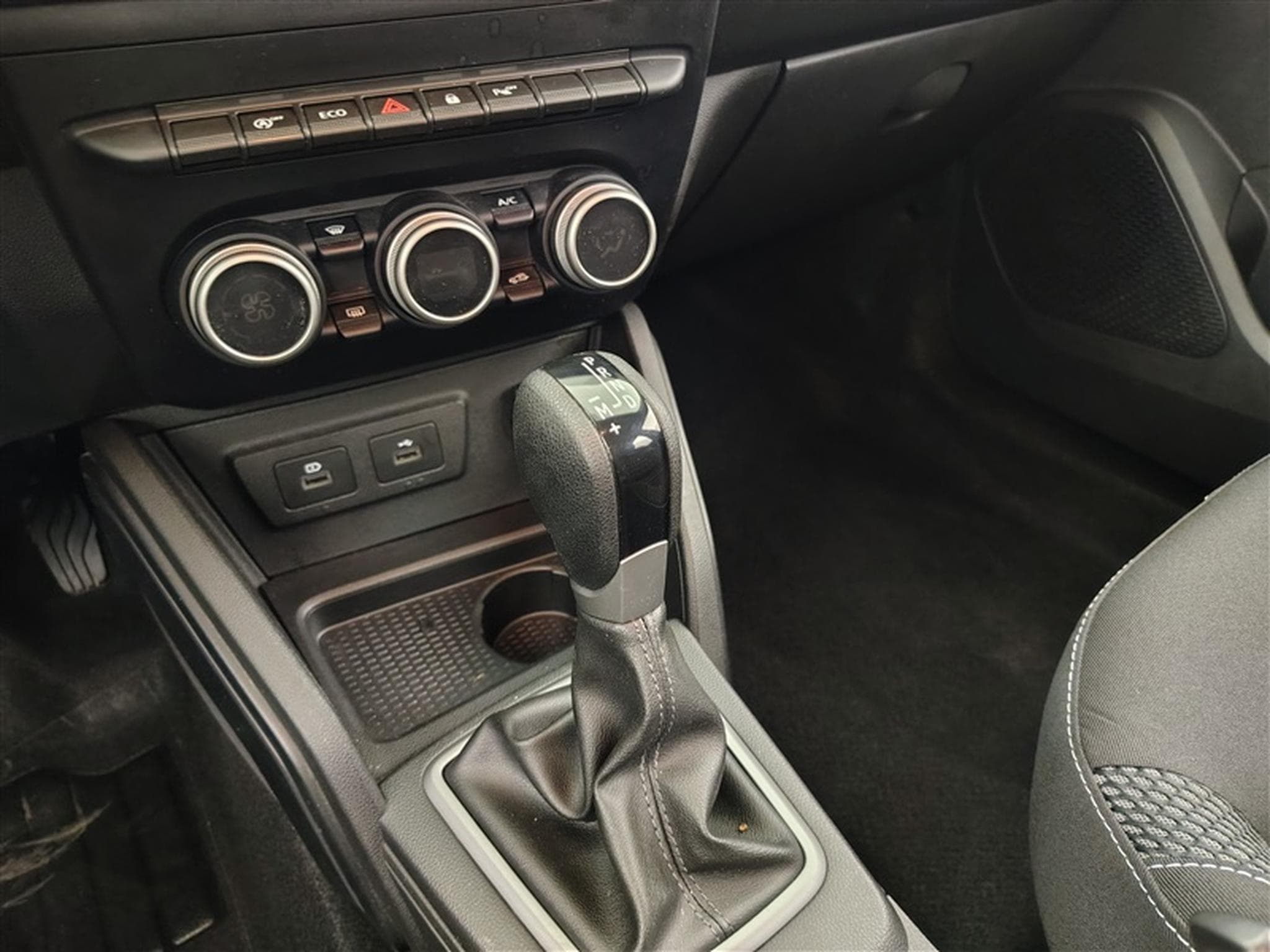 Dacia Duster 1.3 TCe Techroad 150CH GPF NAVI/CAMERA/JA' 17 (2023) - Photo 12