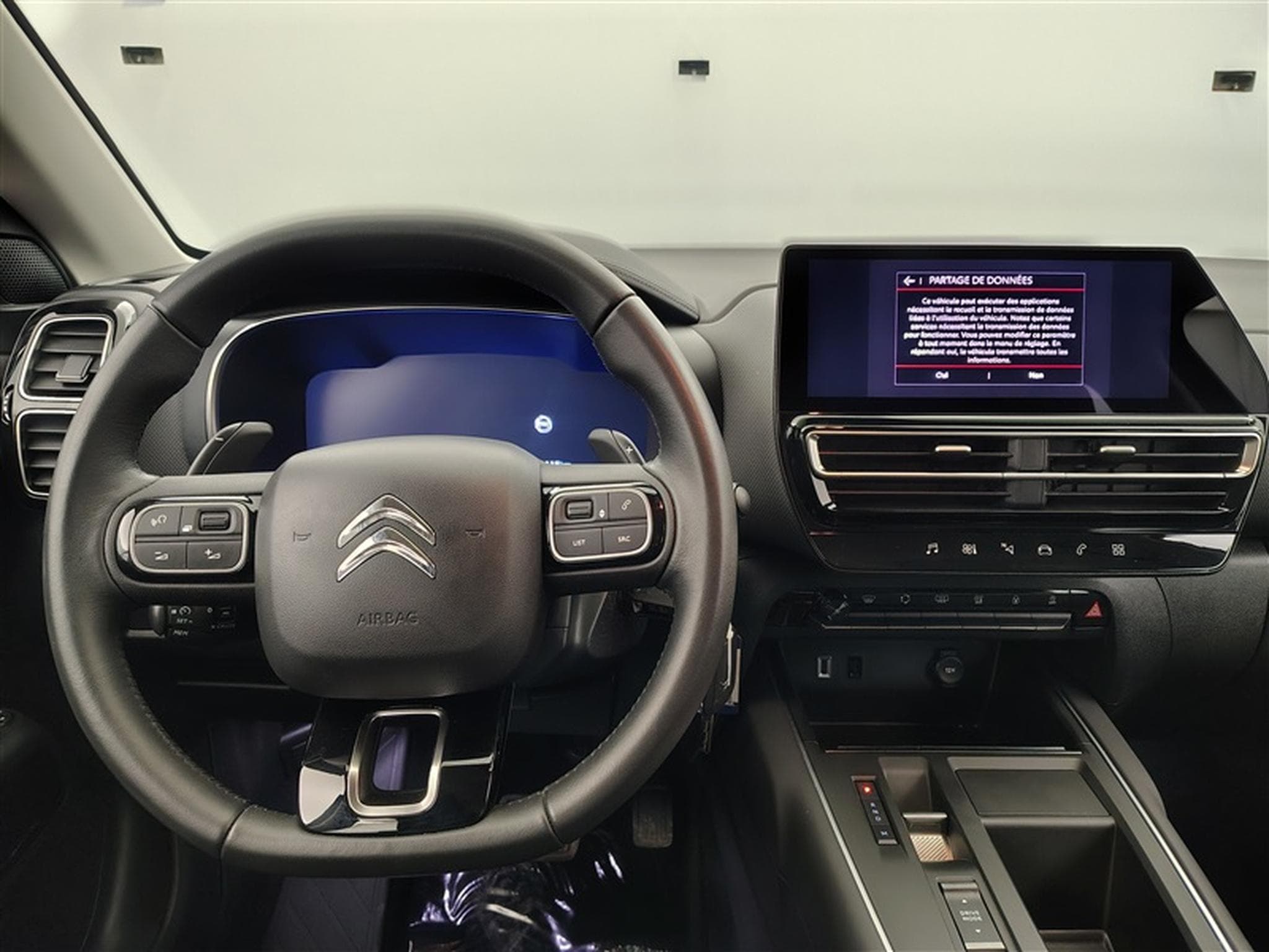 Citroën C5 Aircross 1.2 PureTech EAT/8 Live NAVI / CARPLAY / FULL LED (2023) - Foto 9