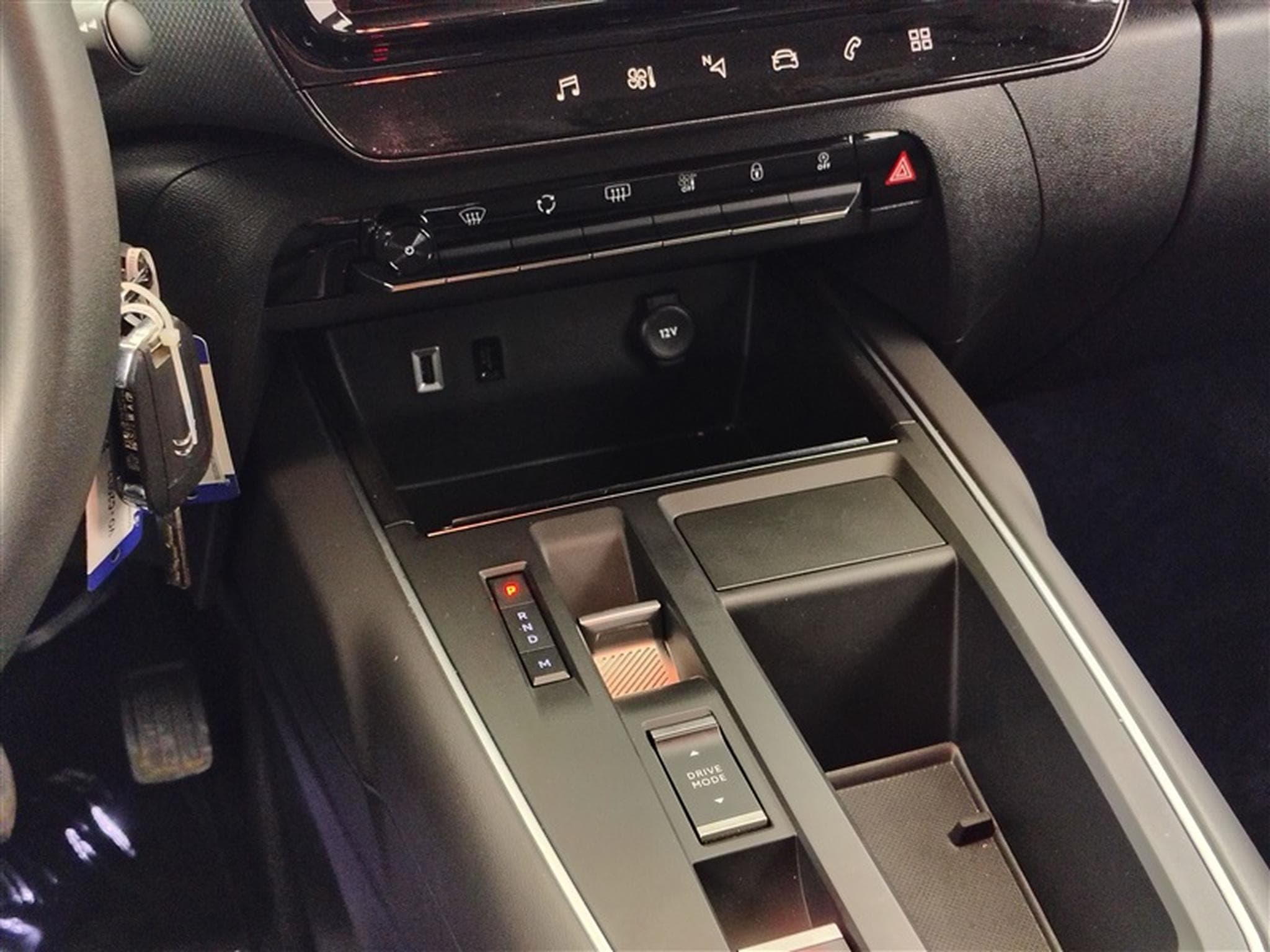 Citroën C5 Aircross 1.2 PureTech EAT/8 Live NAVI / CARPLAY / FULL LED (2023) - Foto 12