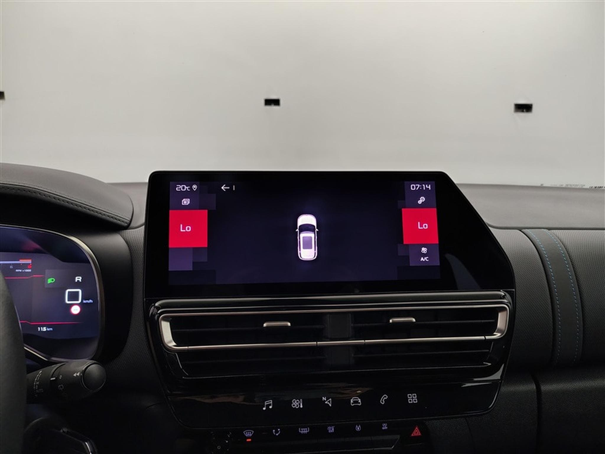 Citroën C5 Aircross 1.2 PureTech EAT/8 Live NAVI / CARPLAY / FULL LED (2023) - Foto 18