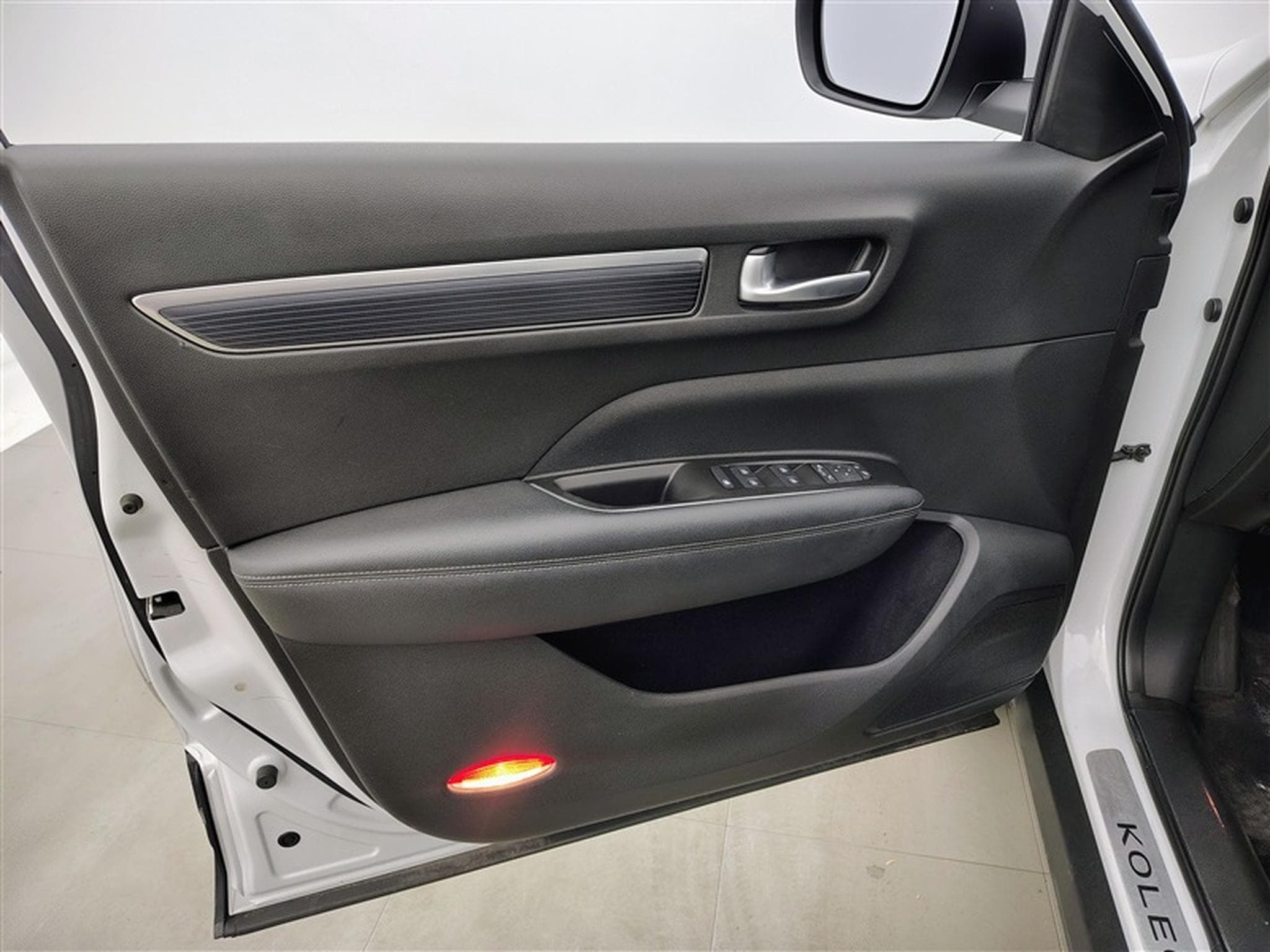 Renault Koleos 2.0 dCi 4x4 X-Tronic *NAVI/CUIR/FULL LED/T.PANO/CAM/JA18* (2023) - Photo 17