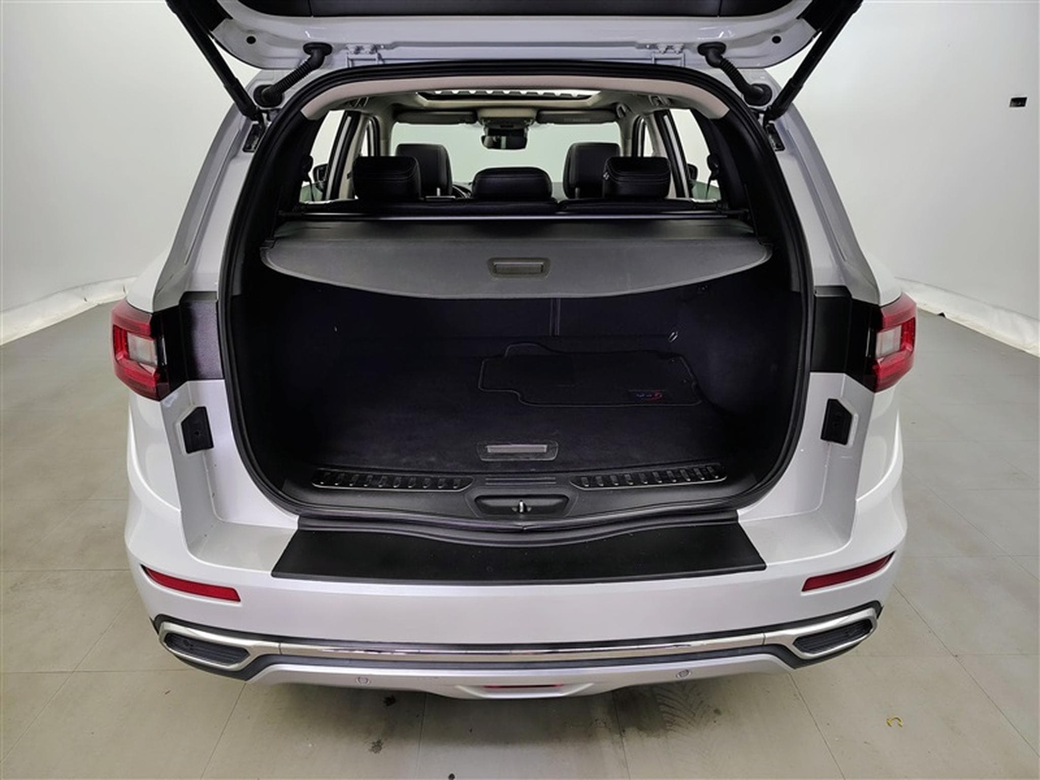 Renault Koleos 2.0 dCi 4x4 X-Tronic *NAVI/CUIR/FULL LED/T.PANO/CAM/JA18* (2023) - Photo 14
