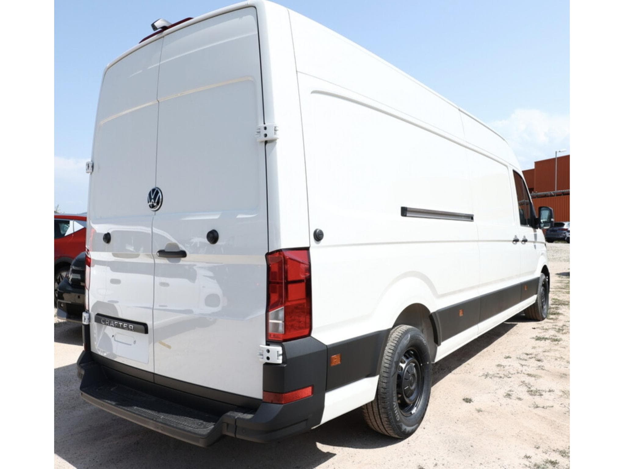 VW Crafter Crafter 35 L4H3 2.0 TDi (2026) - Photo 2