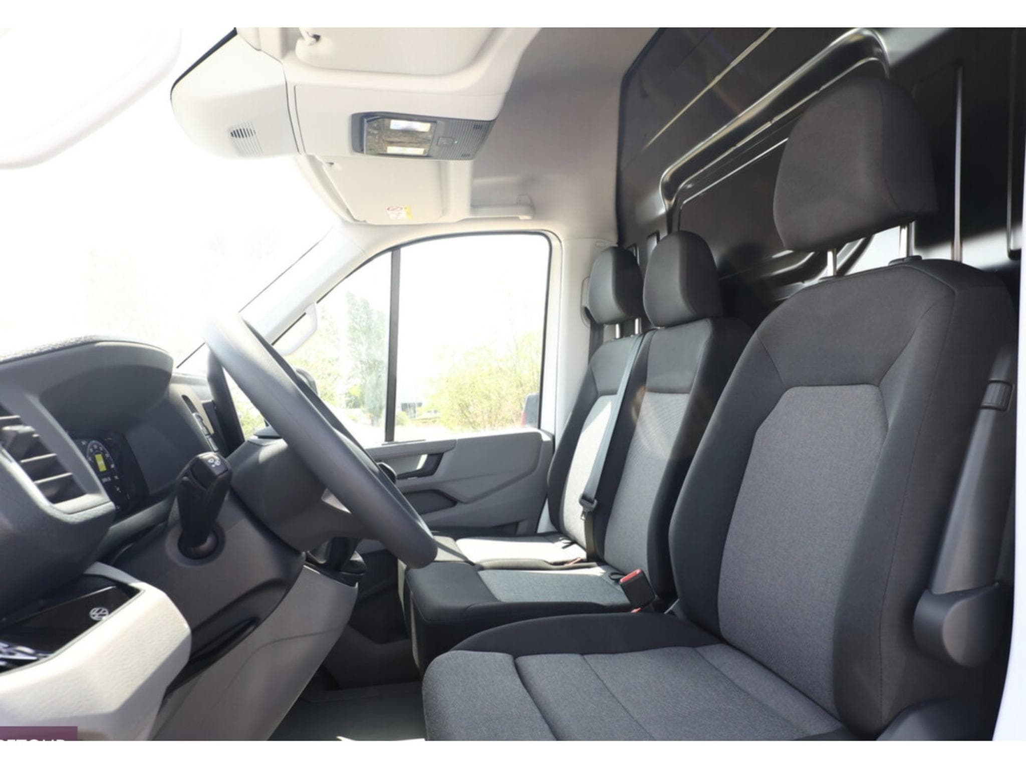 VW Crafter Crafter 35 L4H3 2.0 TDi (2026) - Photo 5