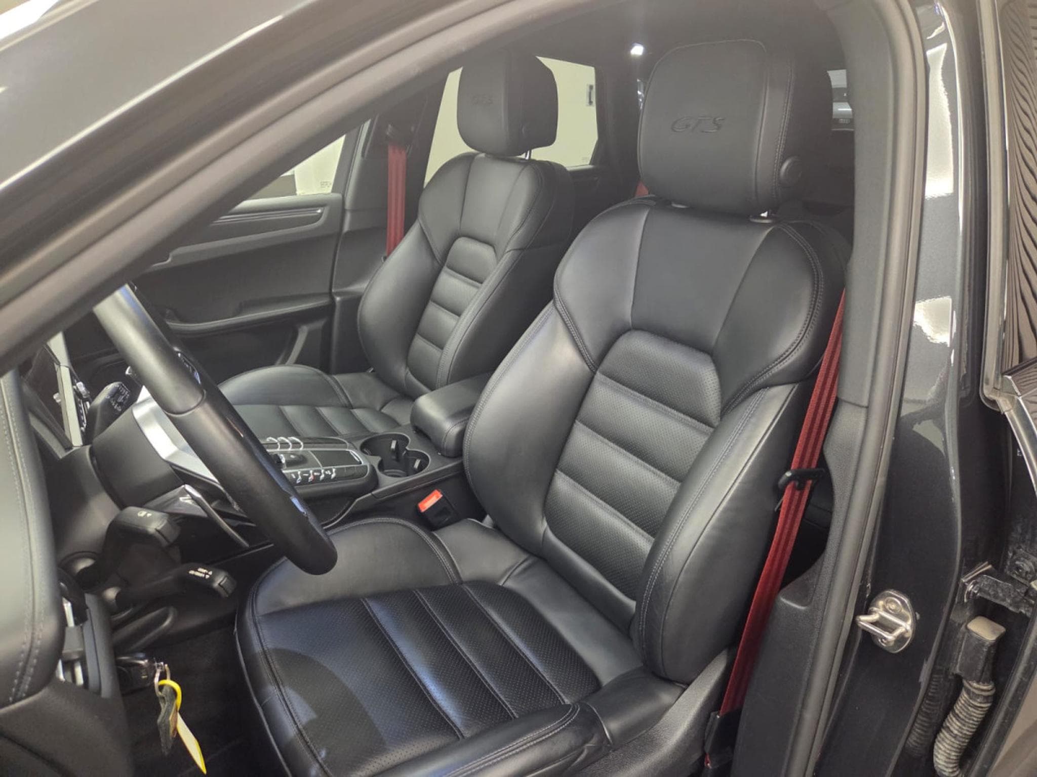 Porsche Macan GTS 381 CV / 280kW (2020) - Photo 2