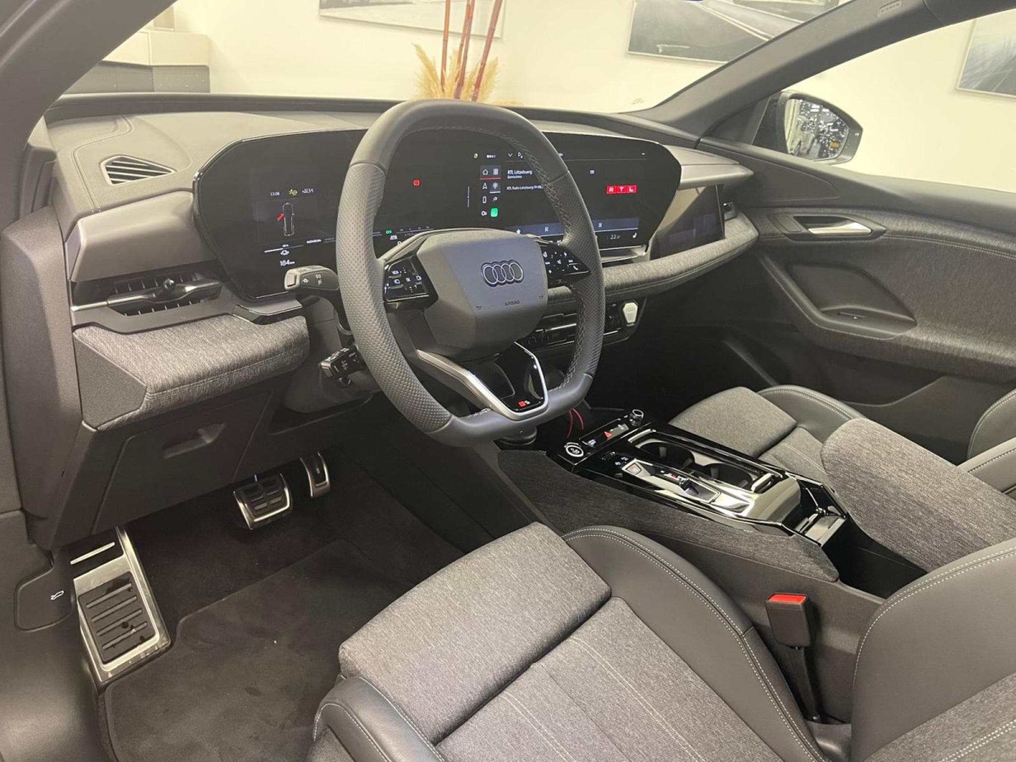 Audi Q6 e-tron S line 252 CH / 185 kW (2025) - Photo 4