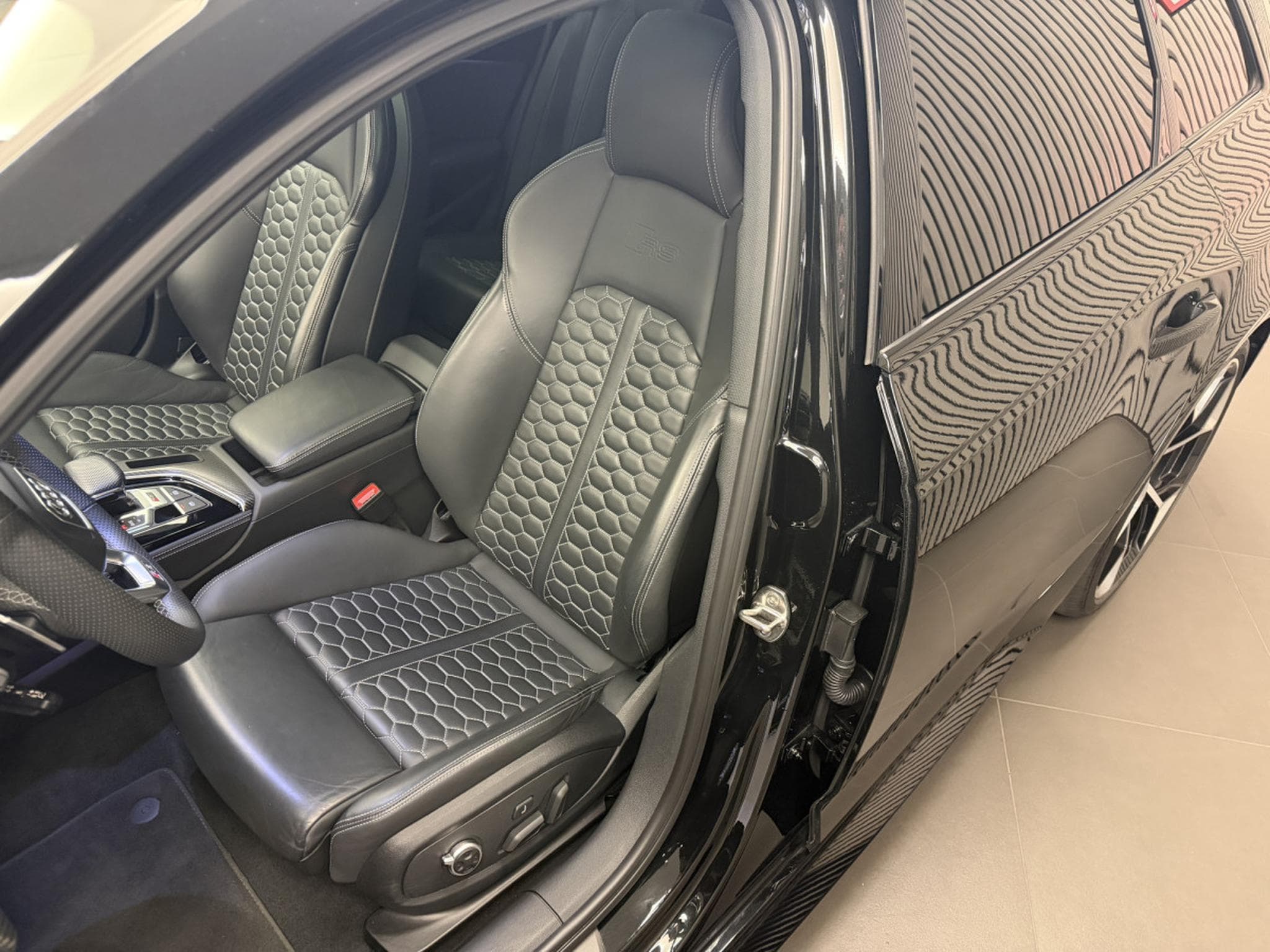 Audi RS4 Avant 2.9 TFSI quattro 450 CH S tronic (2024) - Photo 2