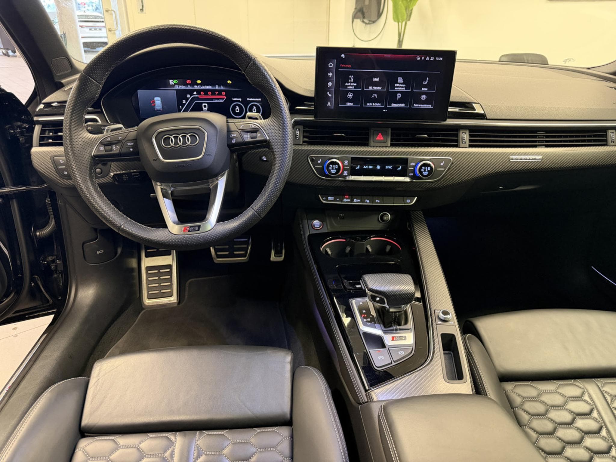 Audi RS4 Avant 2.9 TFSI quattro 450 CH S tronic (2024) - Photo 6