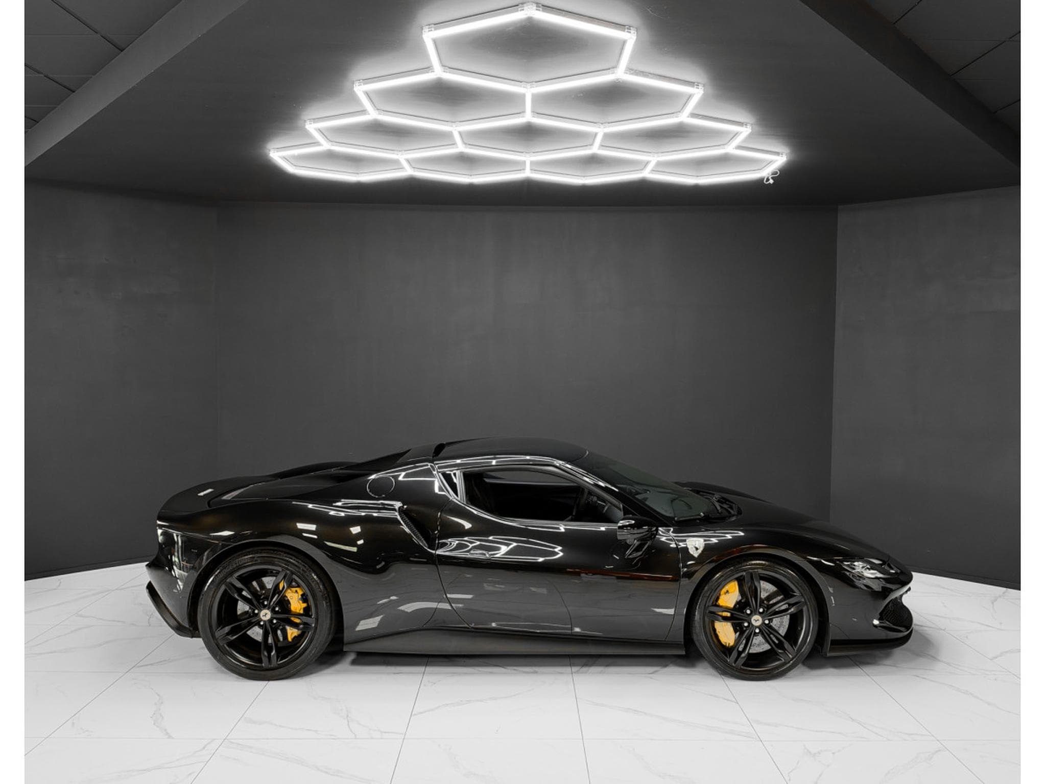 Ferrari 296 GTB 1.Hd / CARBON / LIFT / 360° (2022) - Foto 6