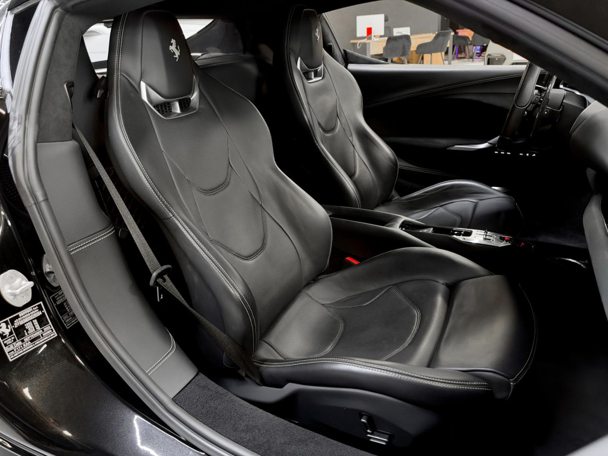 Ferrari 296 GTB 1.Hd / CARBON / LIFT / 360° (2022) - Foto 11