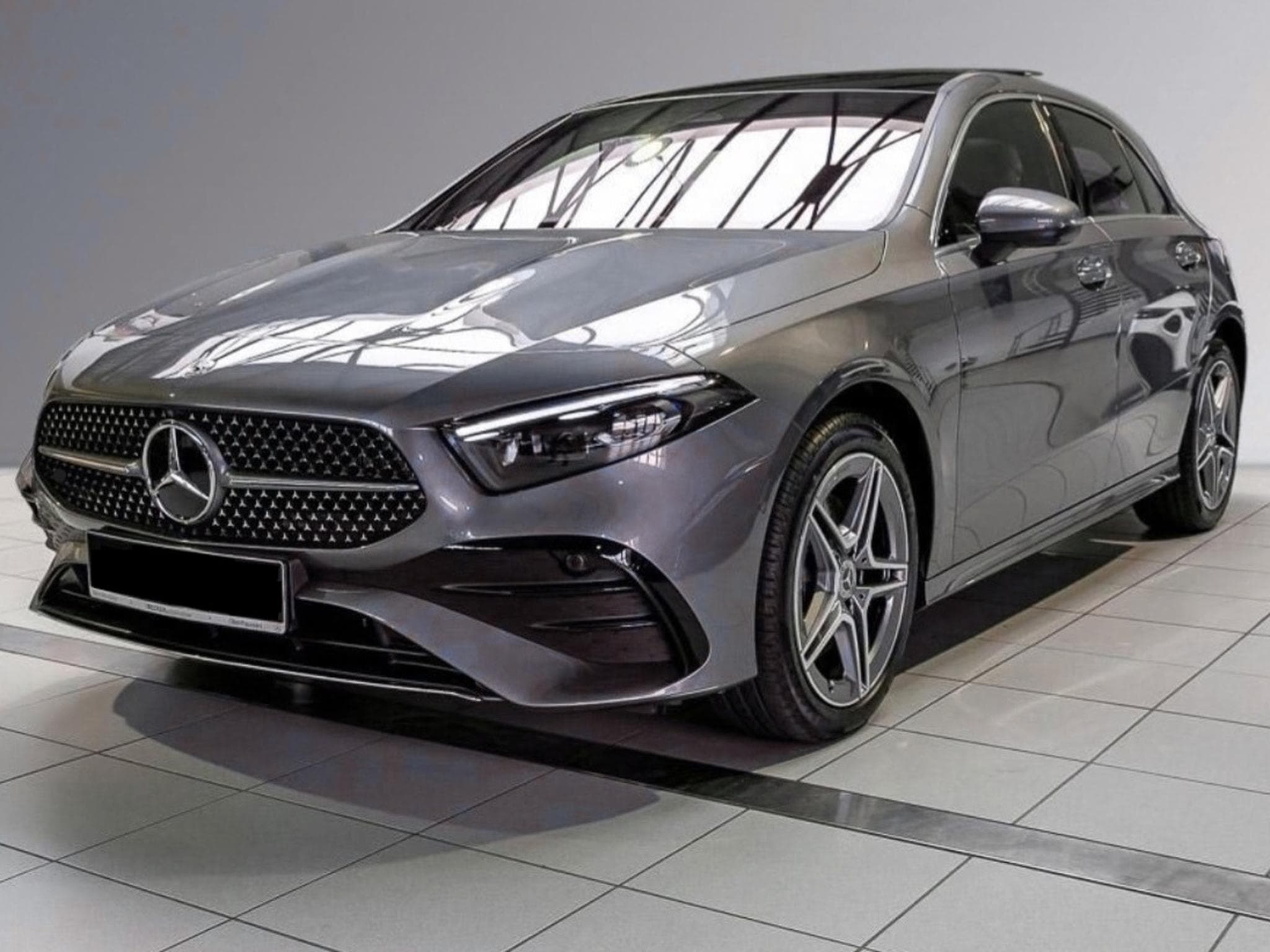 Mercedes A 250 E AMG (2023) - Photo 1