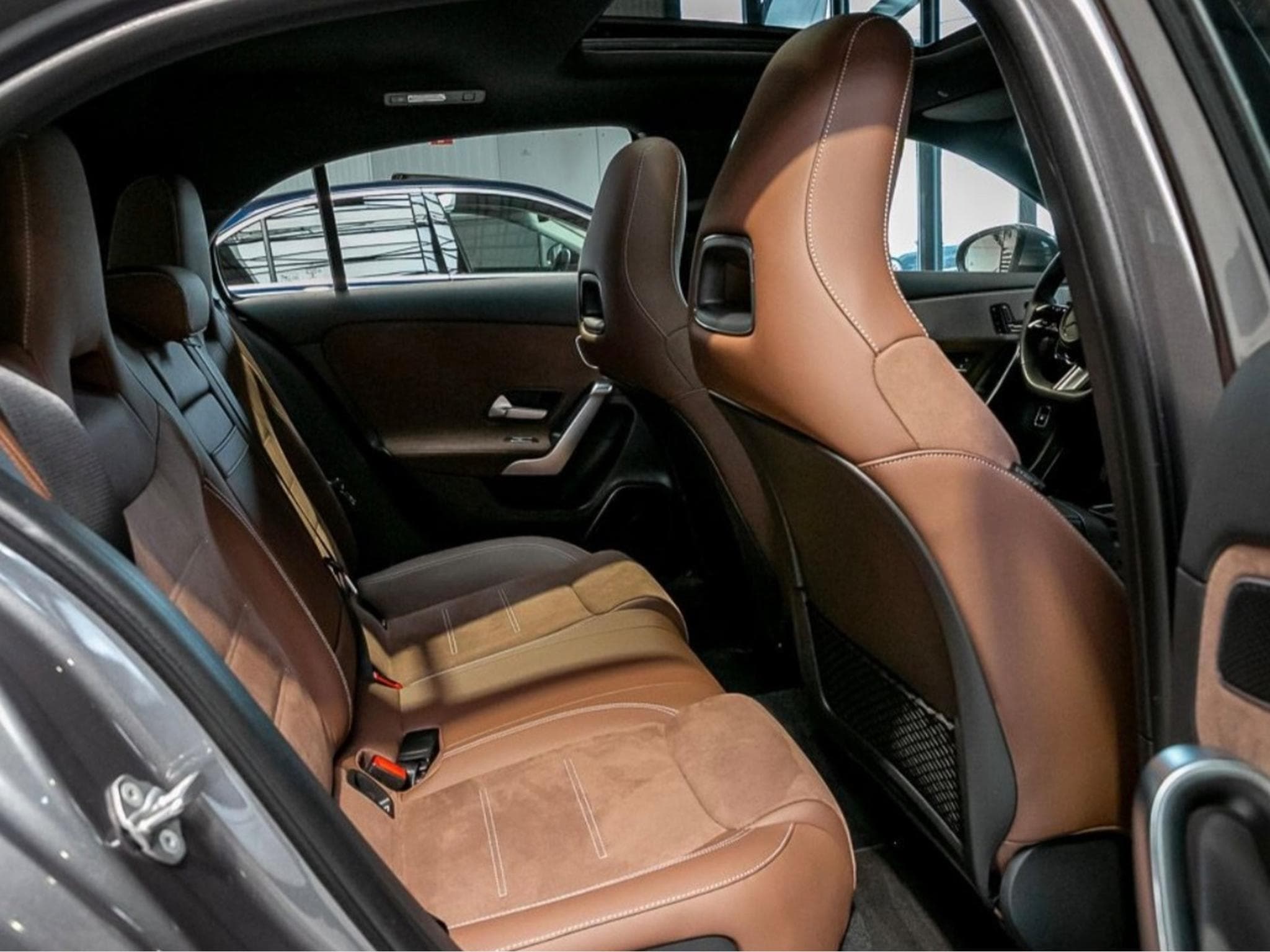 Mercedes A 250 E AMG (2023) - Photo 3