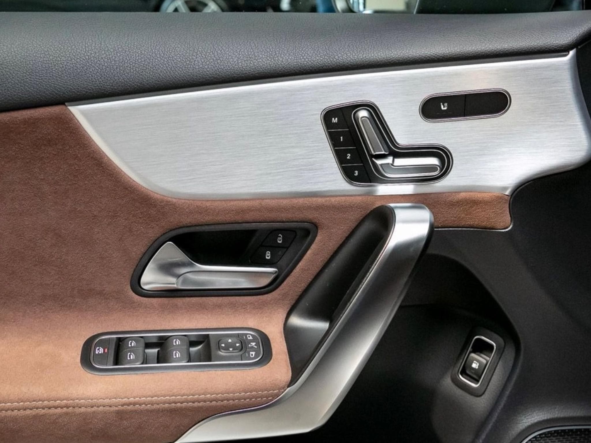 Mercedes A 250 E AMG (2023) - Photo 4