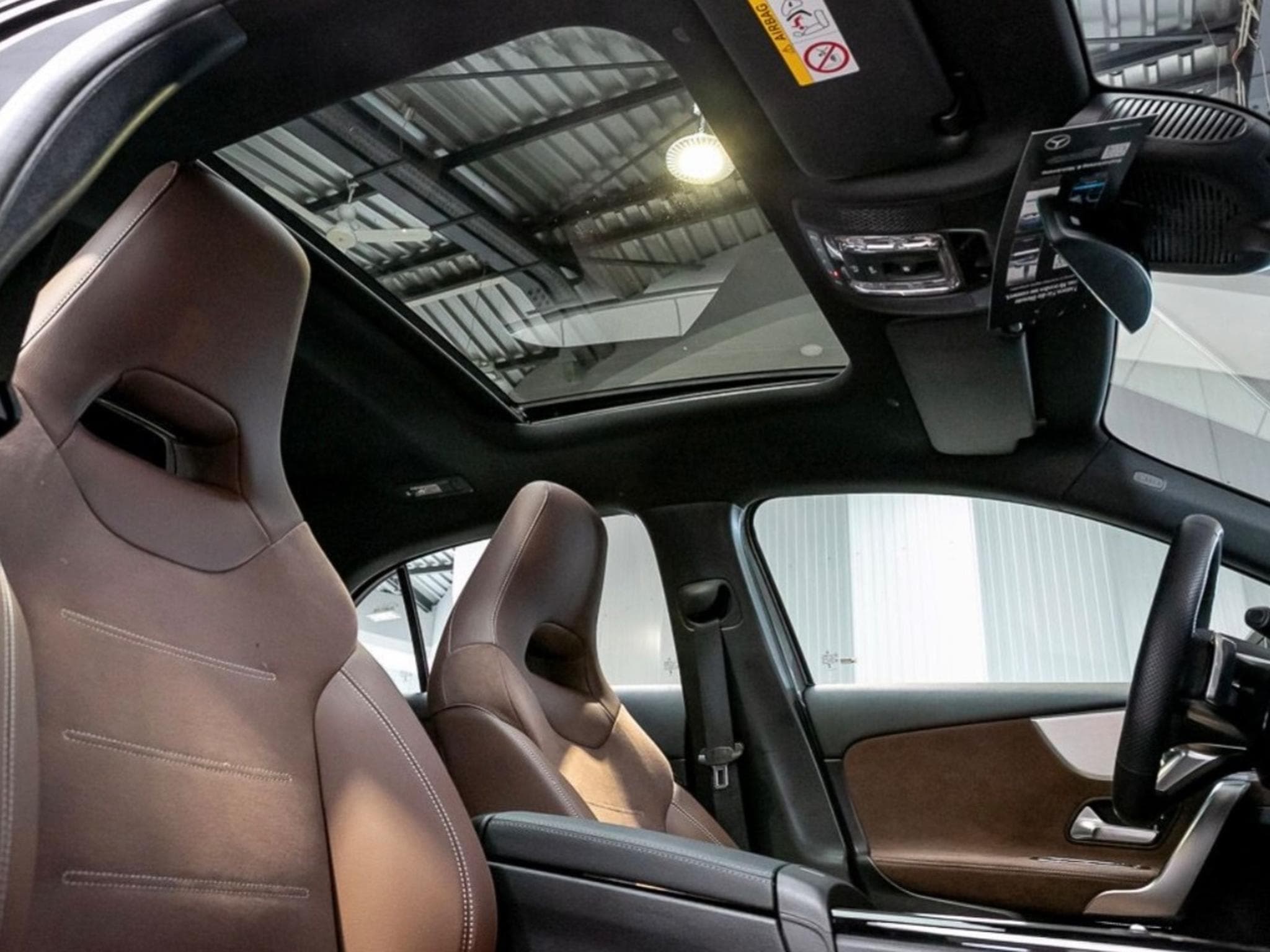 Mercedes A 250 E AMG (2023) - Photo 5