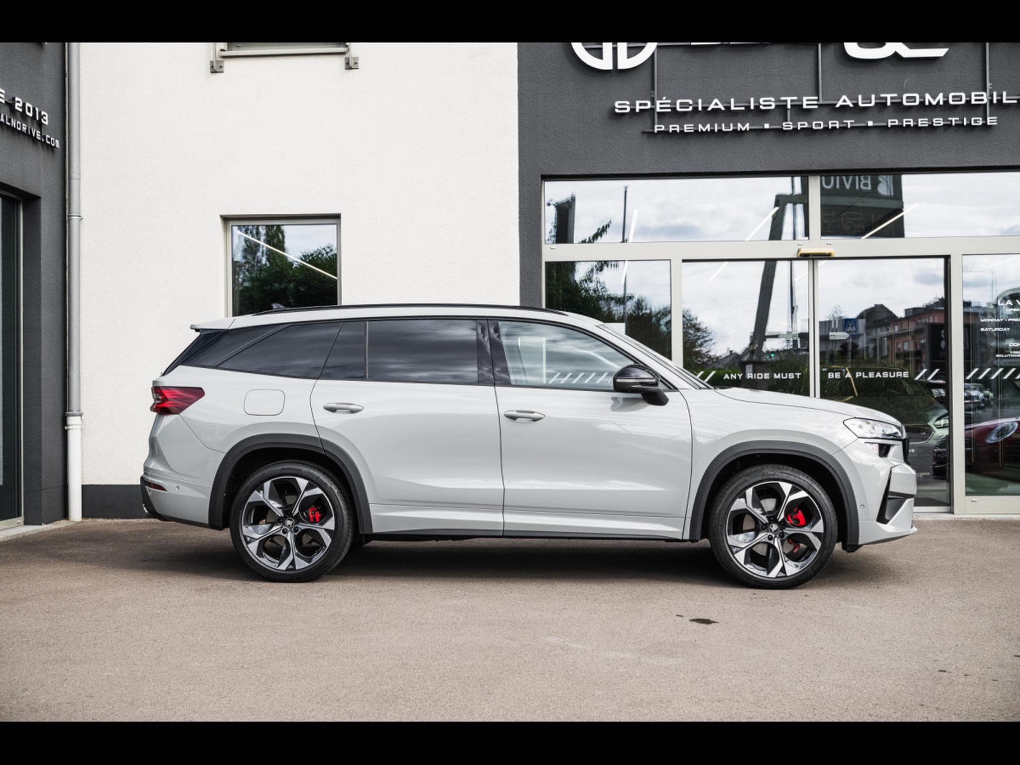 Skoda Kodiaq RS 2.0 TSI 4X4 - 7 PLACES - WARRANTY 07/2029 (2026) - Foto 3