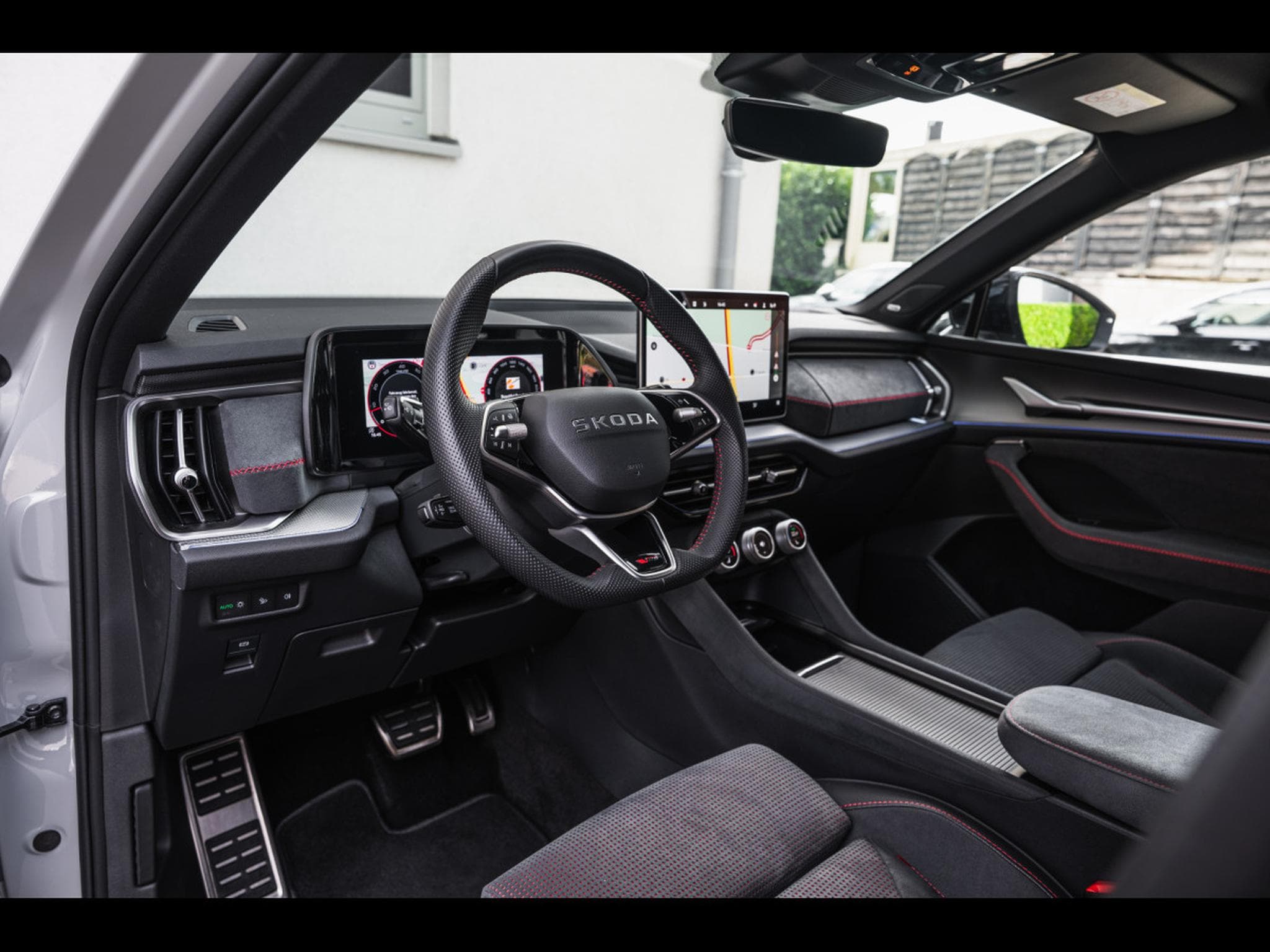 Skoda Kodiaq RS 2.0 TSI 4X4 - 7 PLACES - WARRANTY 07/2029 (2026) - Foto 18